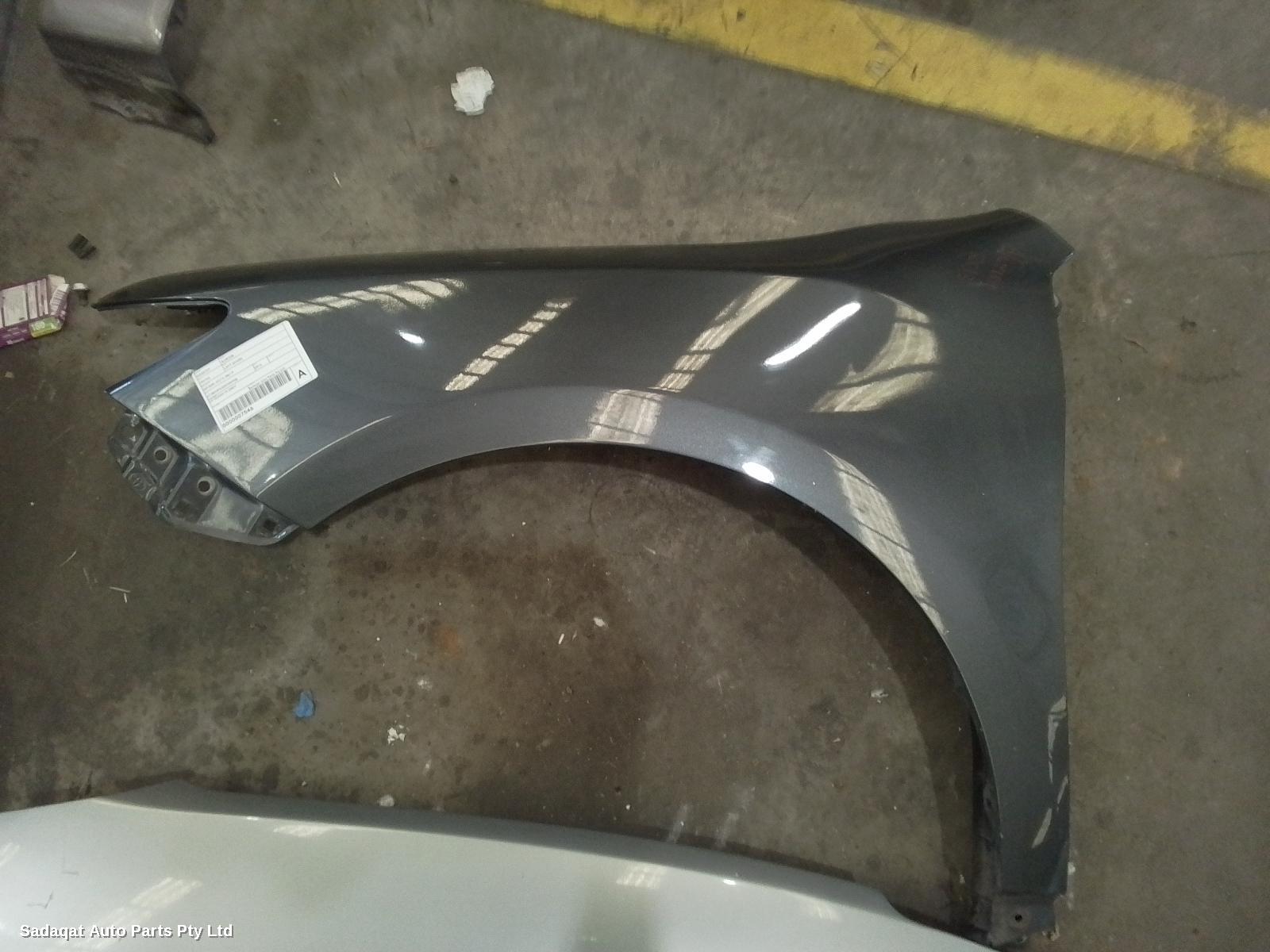 Toyota Aurion Left Guard