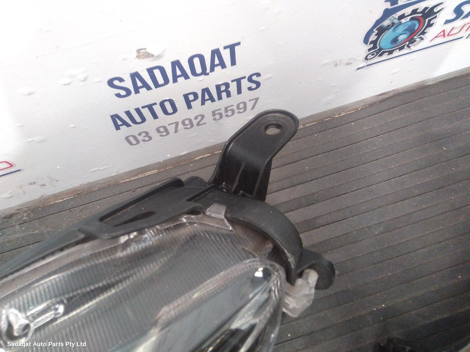 Toyota Yaris Left Headlamp