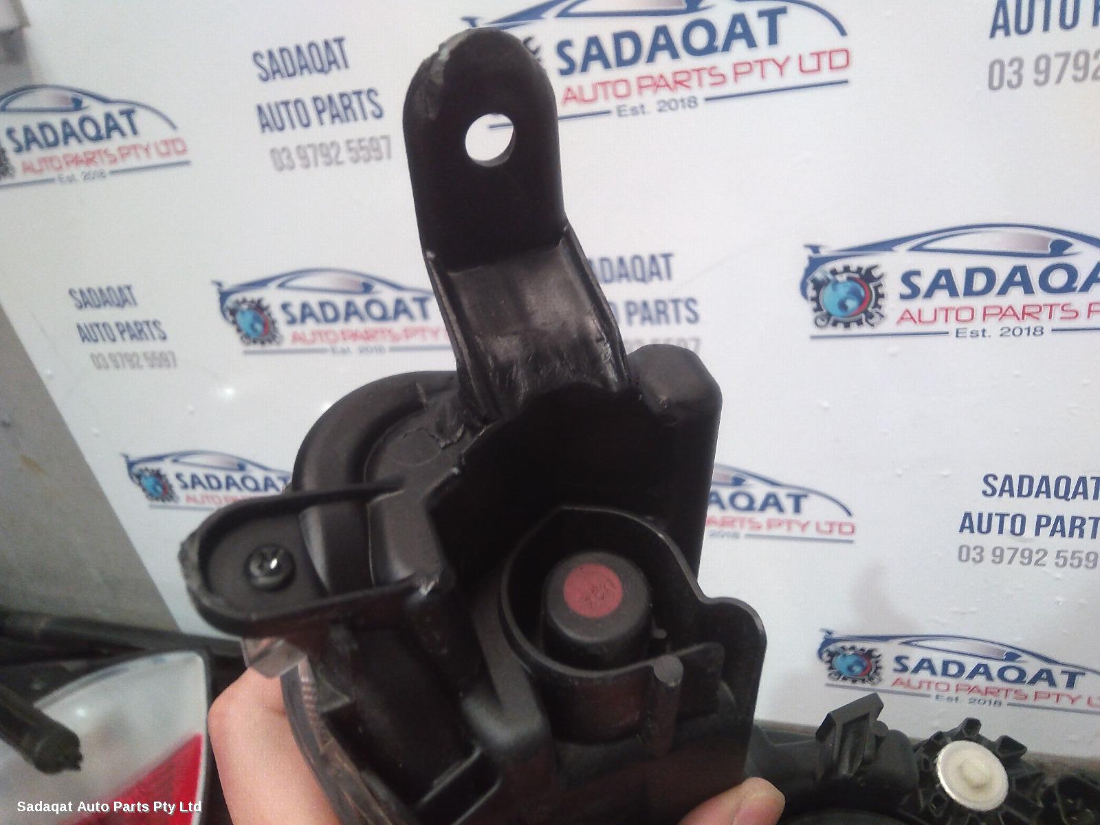 Toyota Yaris Left Headlamp