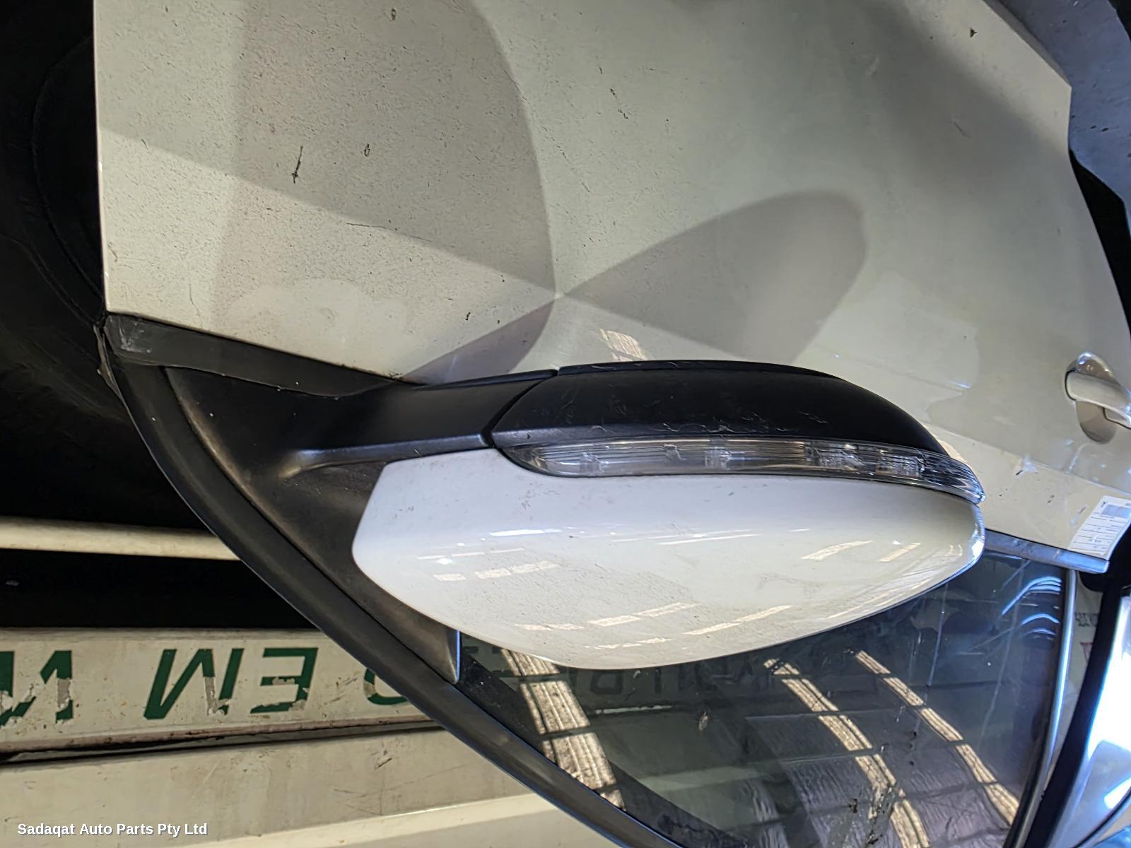 Volkswagen Jetta Right Door Mirror