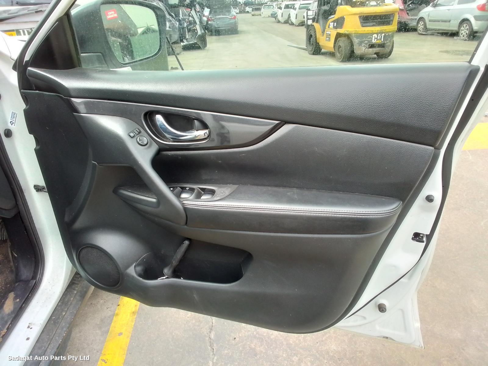 Nissan Xtrail Bonnet Hinge/strut