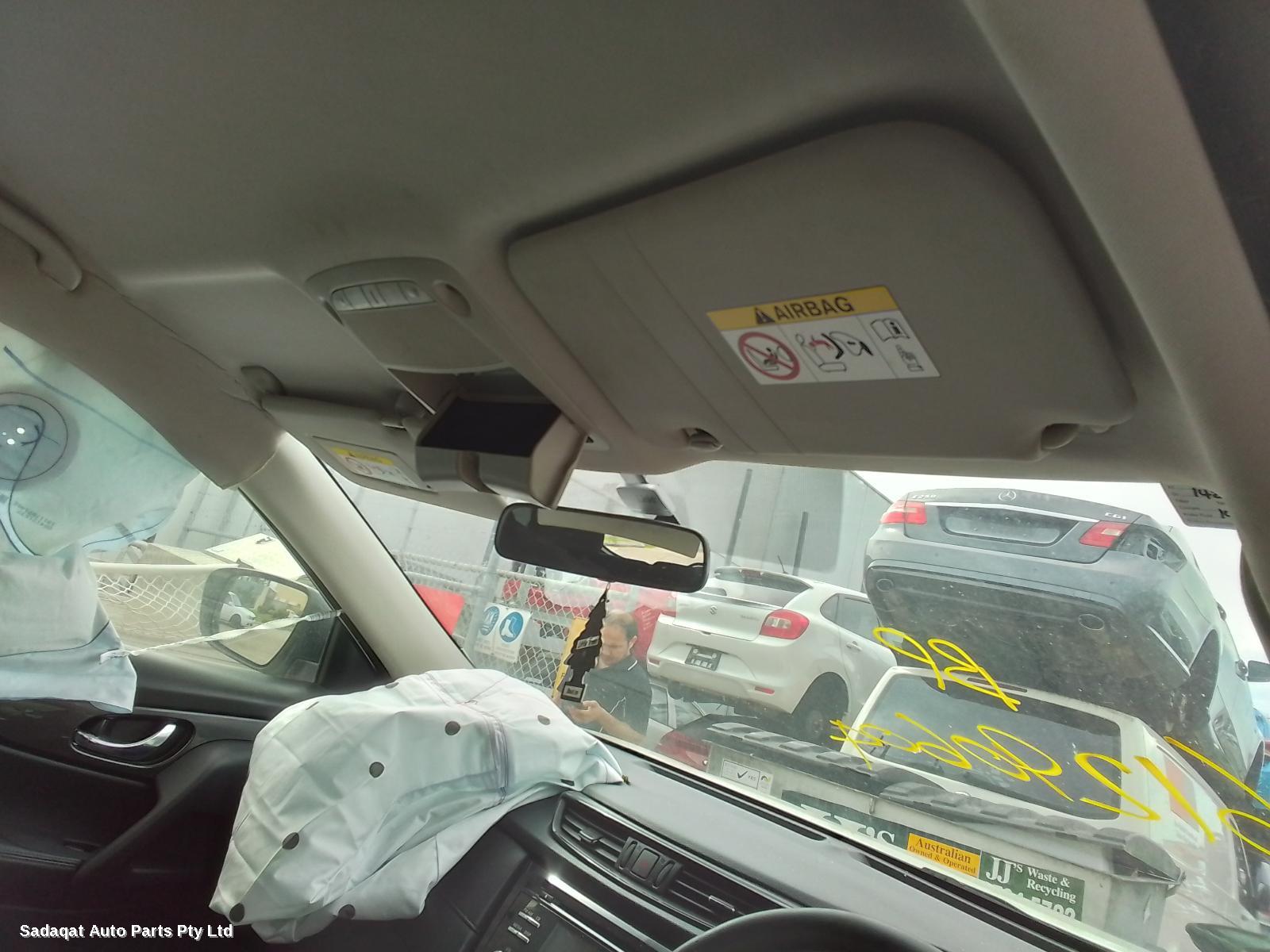 Nissan Xtrail Bonnet Hinge/strut