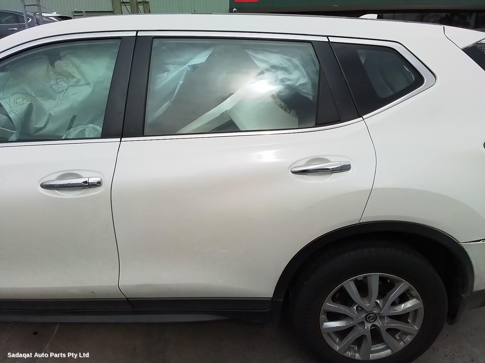 Nissan Xtrail Bonnet Hinge/strut