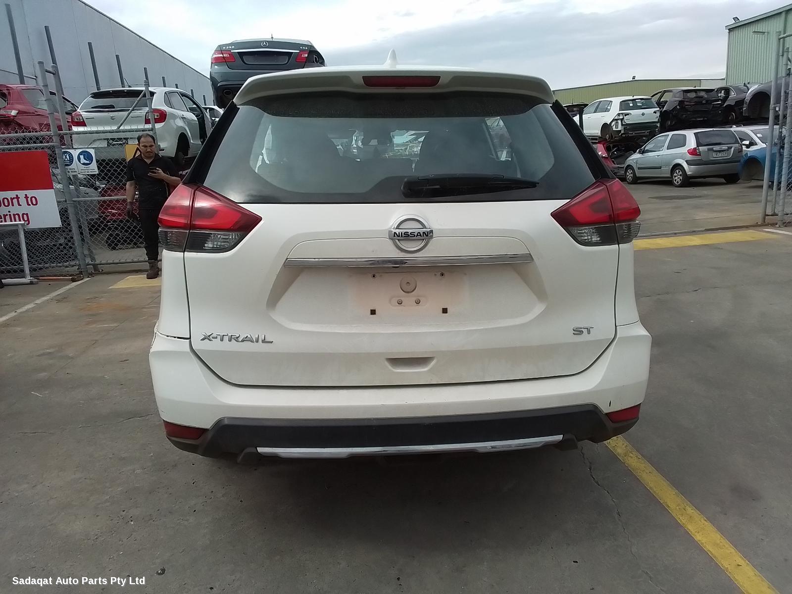 Nissan Xtrail Bonnet Hinge/strut