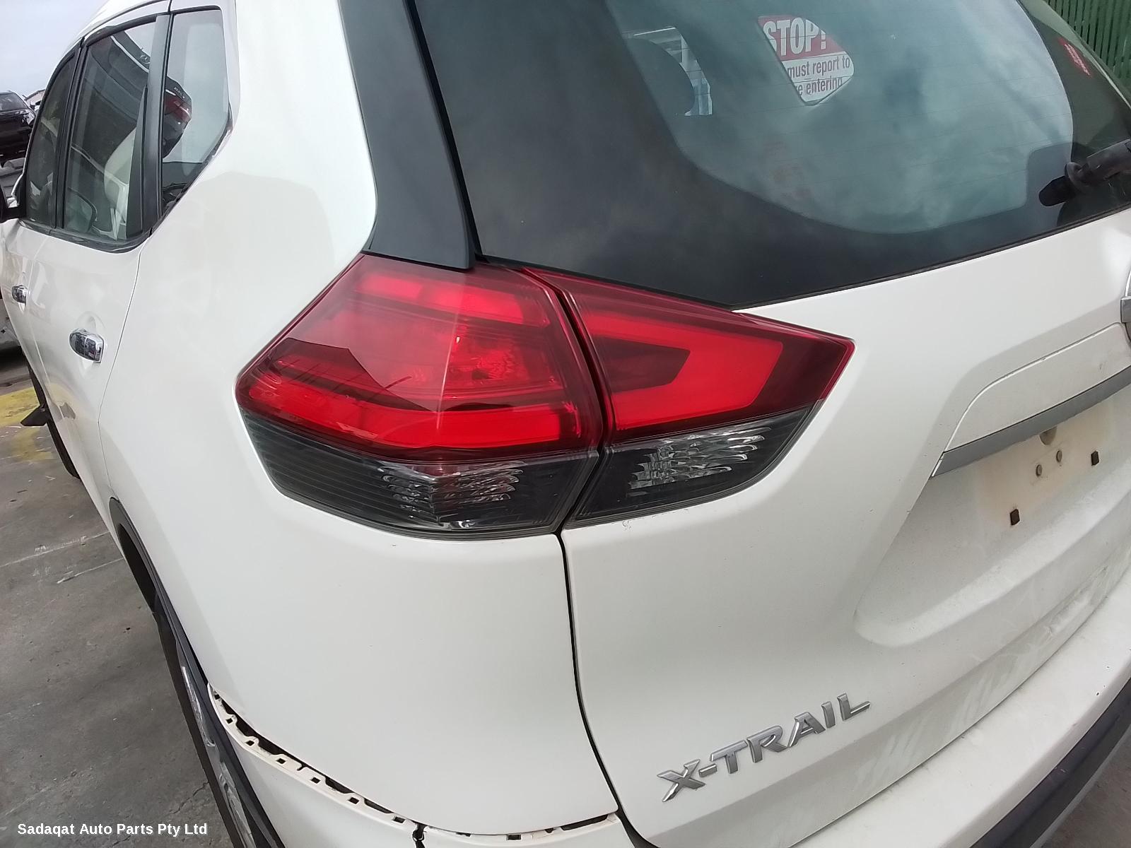 Nissan Xtrail Bonnet Hinge/strut