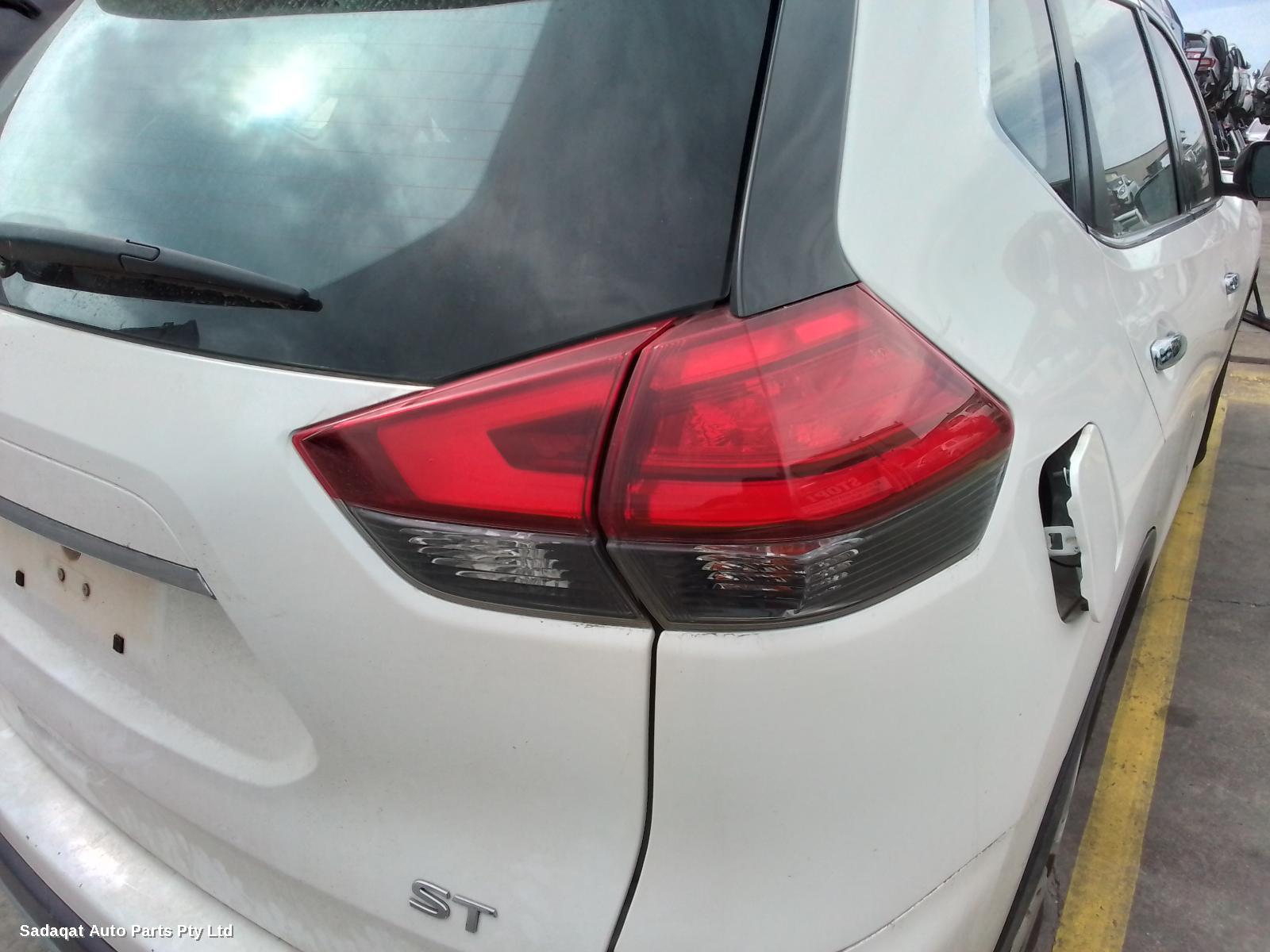 Nissan Xtrail Bonnet Hinge/strut