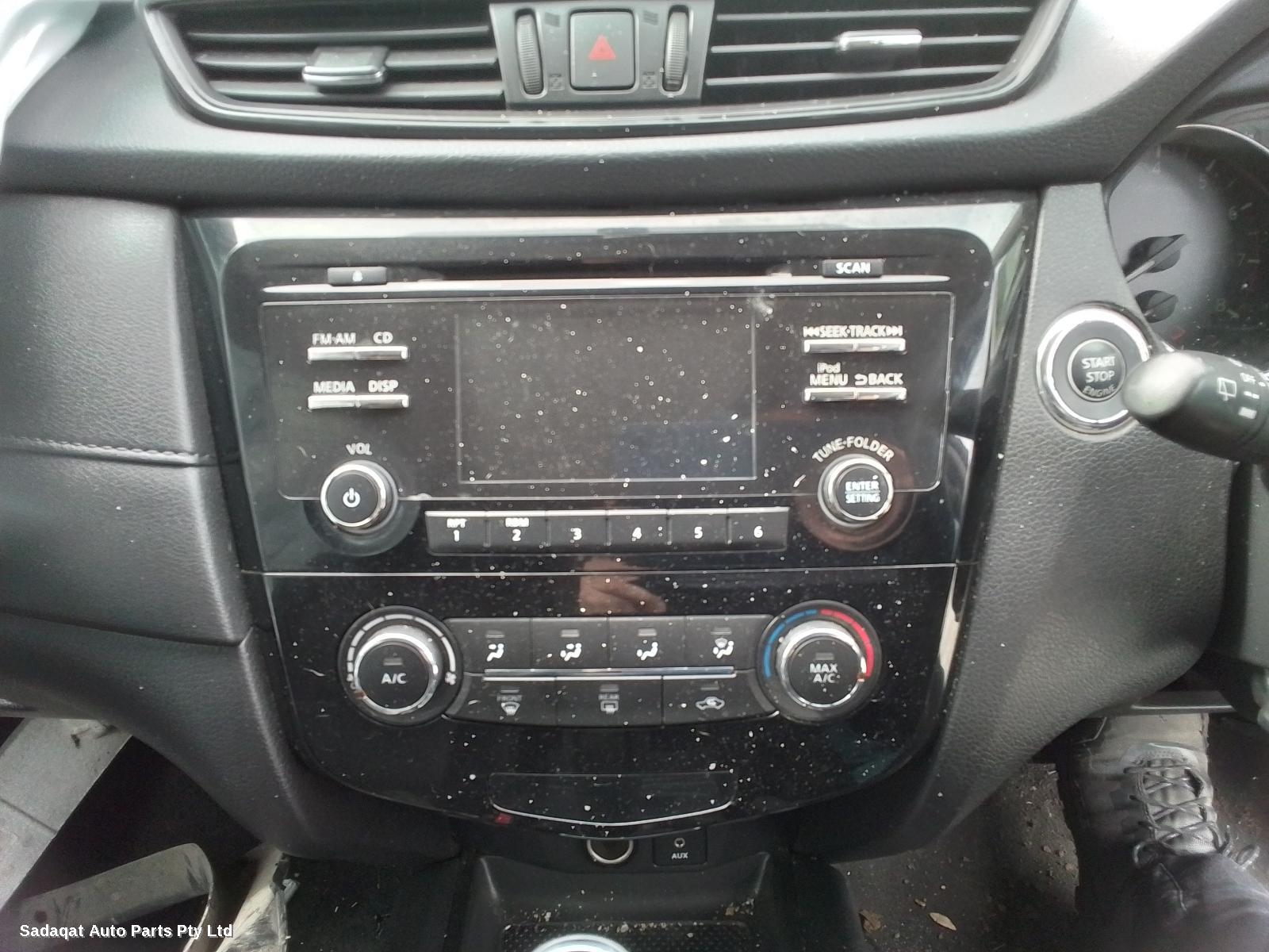 Nissan Xtrail Bonnet Hinge/strut