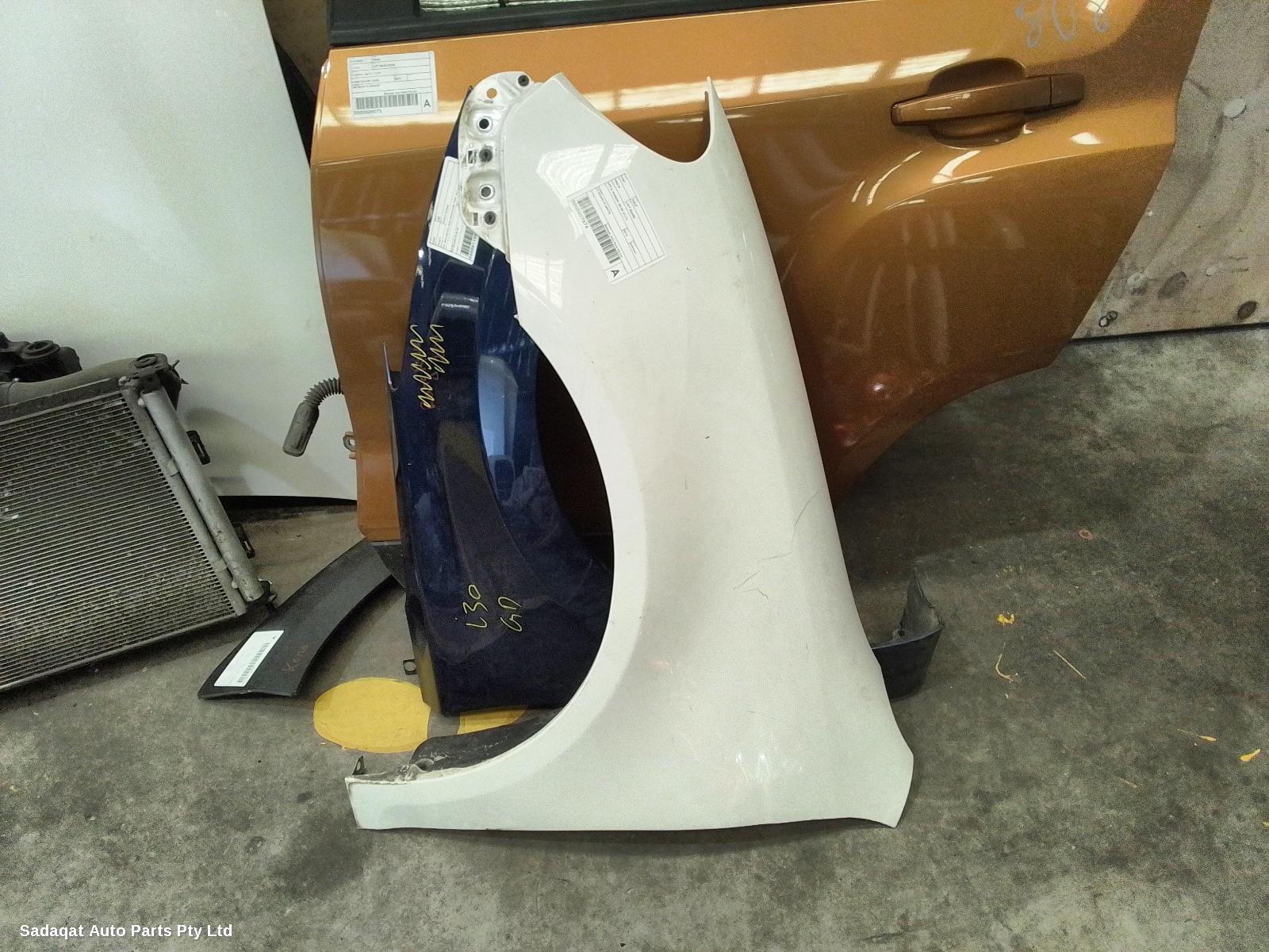 Volkswagen Golf Left Guard