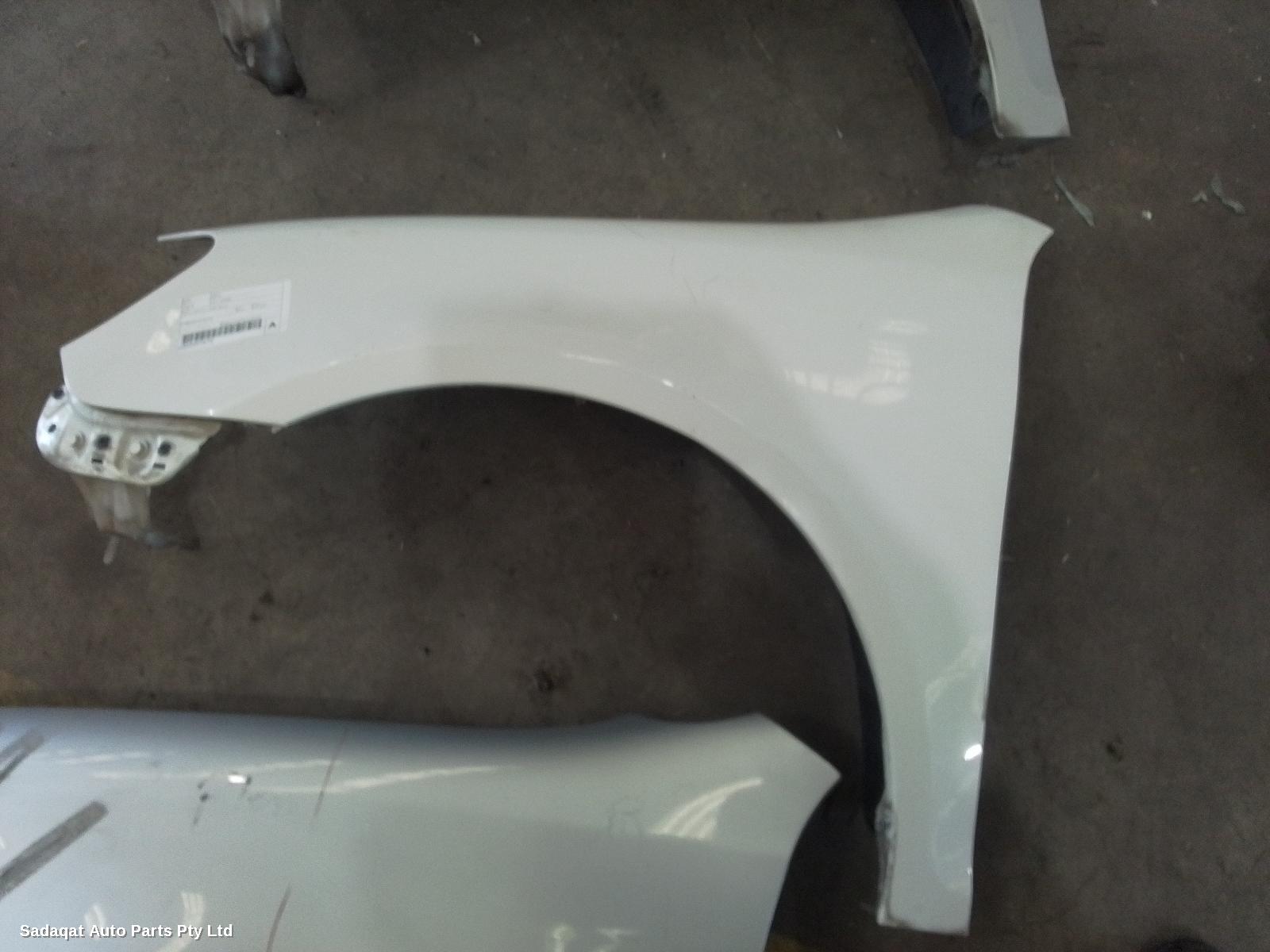 Volkswagen Golf Left Guard