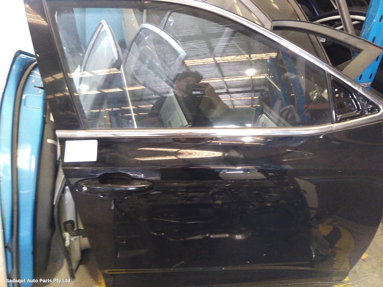 Toyota Kluger Right Front Door