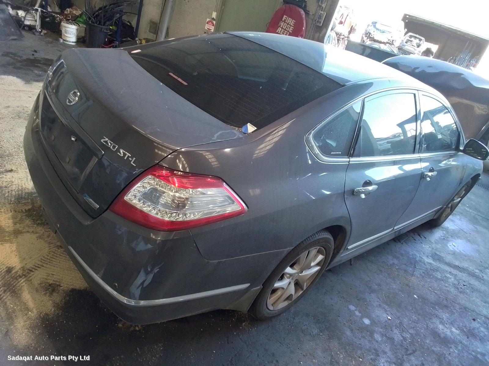 Nissan Maxima Right Door Mirror