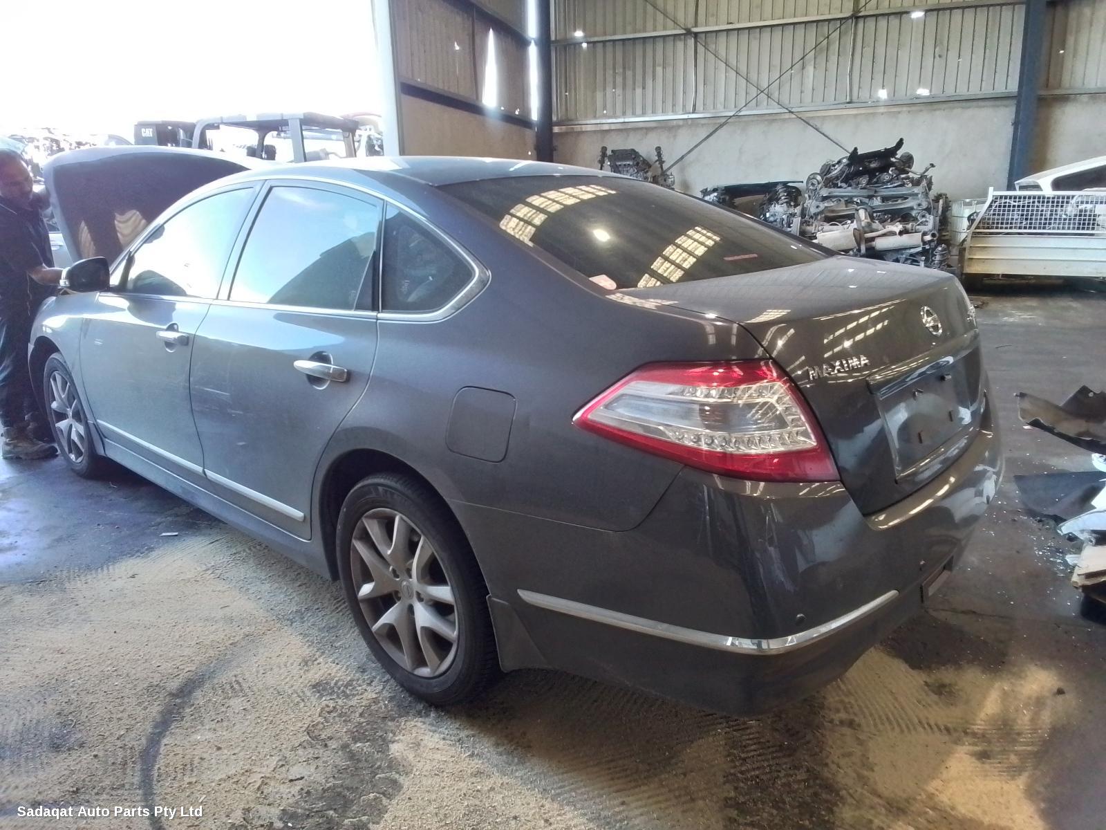 Nissan Maxima Right Door Mirror