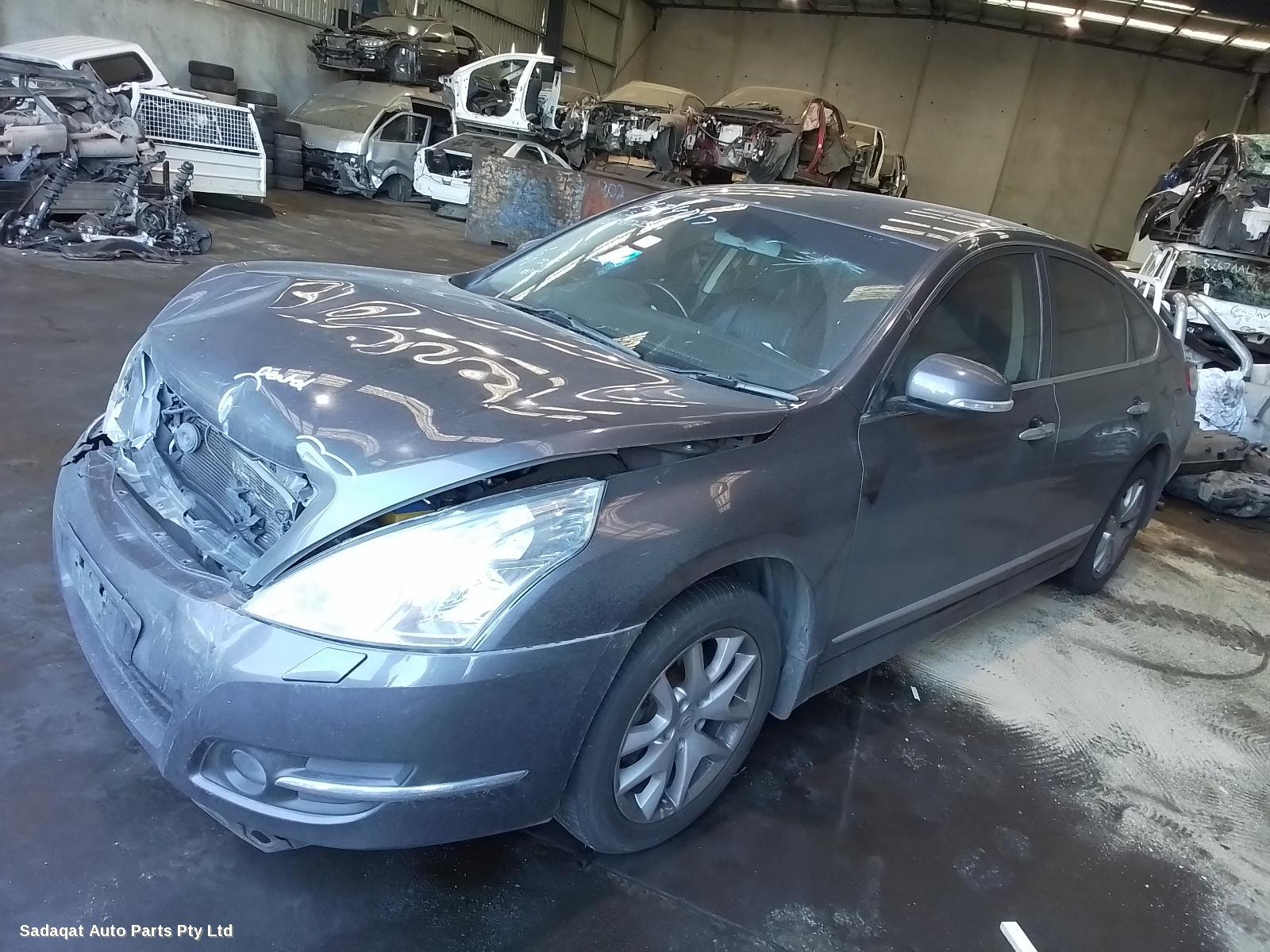 Nissan Maxima Right Door Mirror