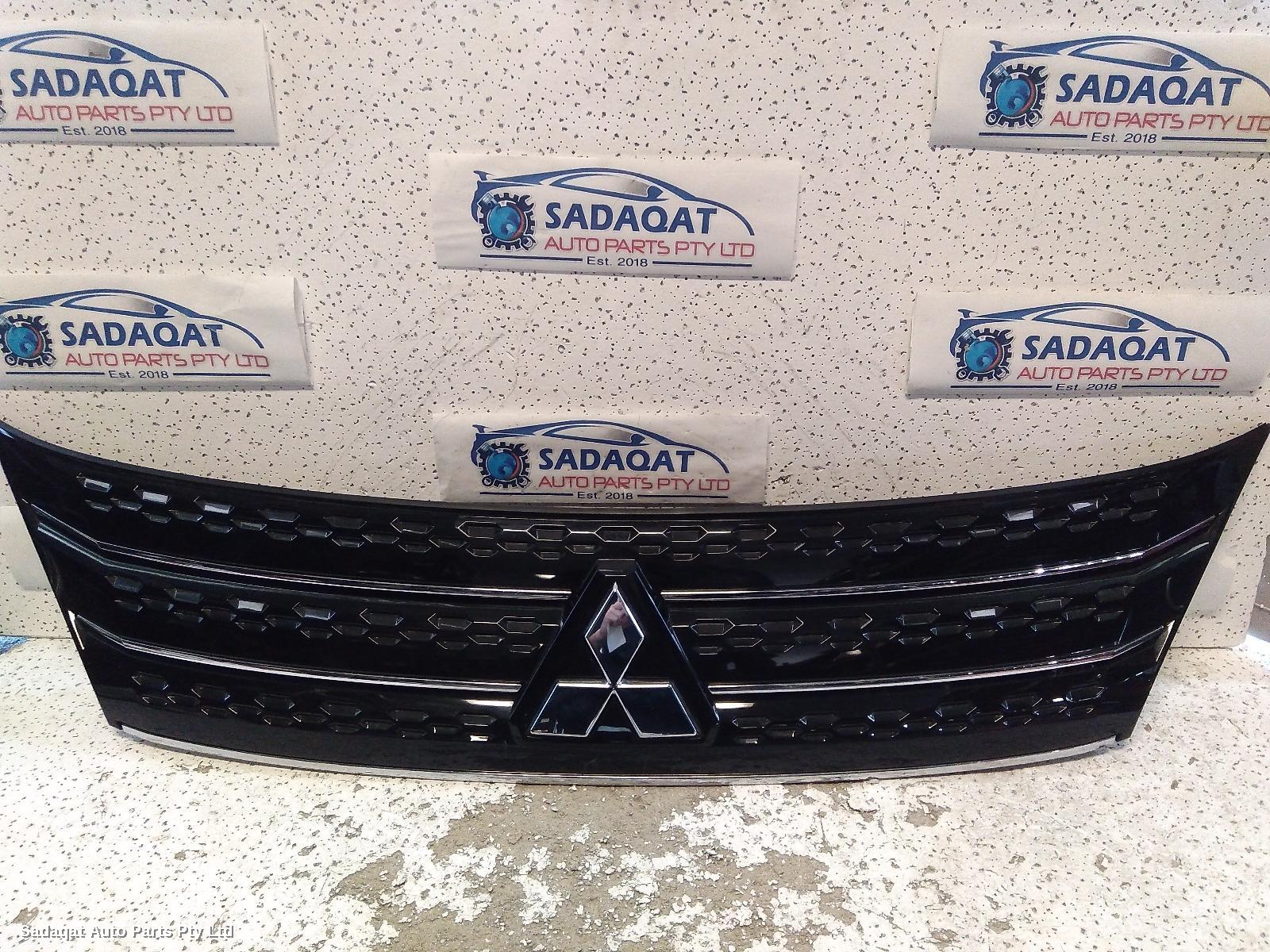 Mitsubishi Outlander Grille