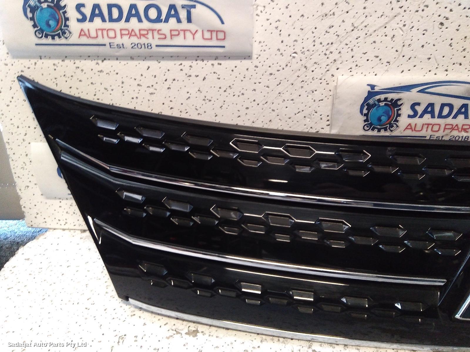 Mitsubishi Outlander Grille