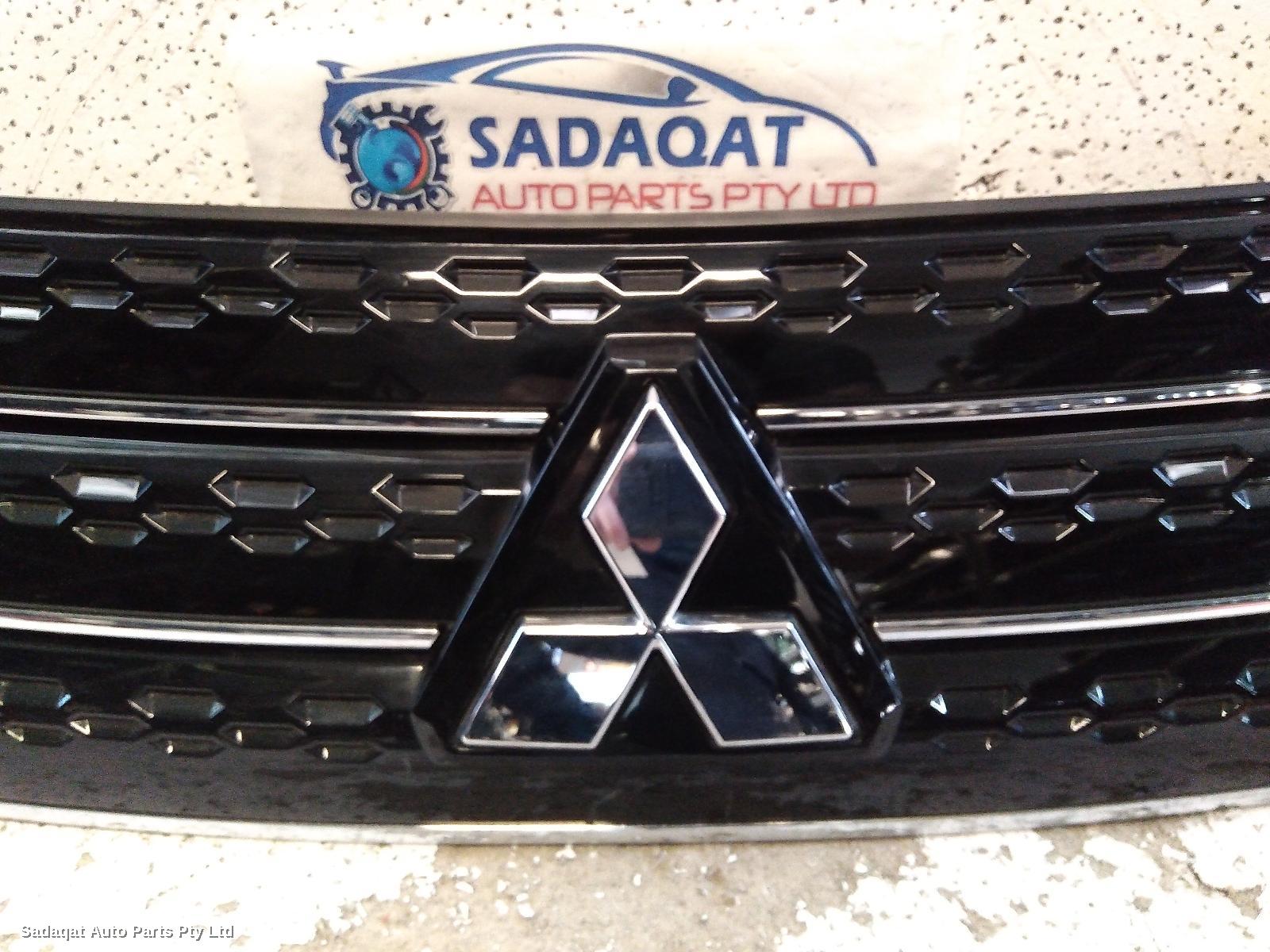 Mitsubishi Outlander Grille