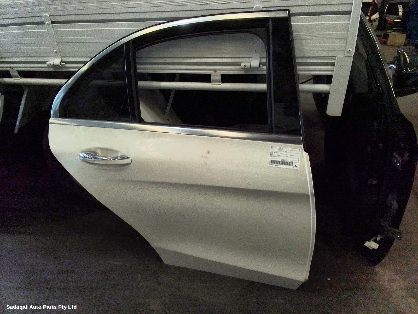 Mercedes C Class Right_rear_door_sliding