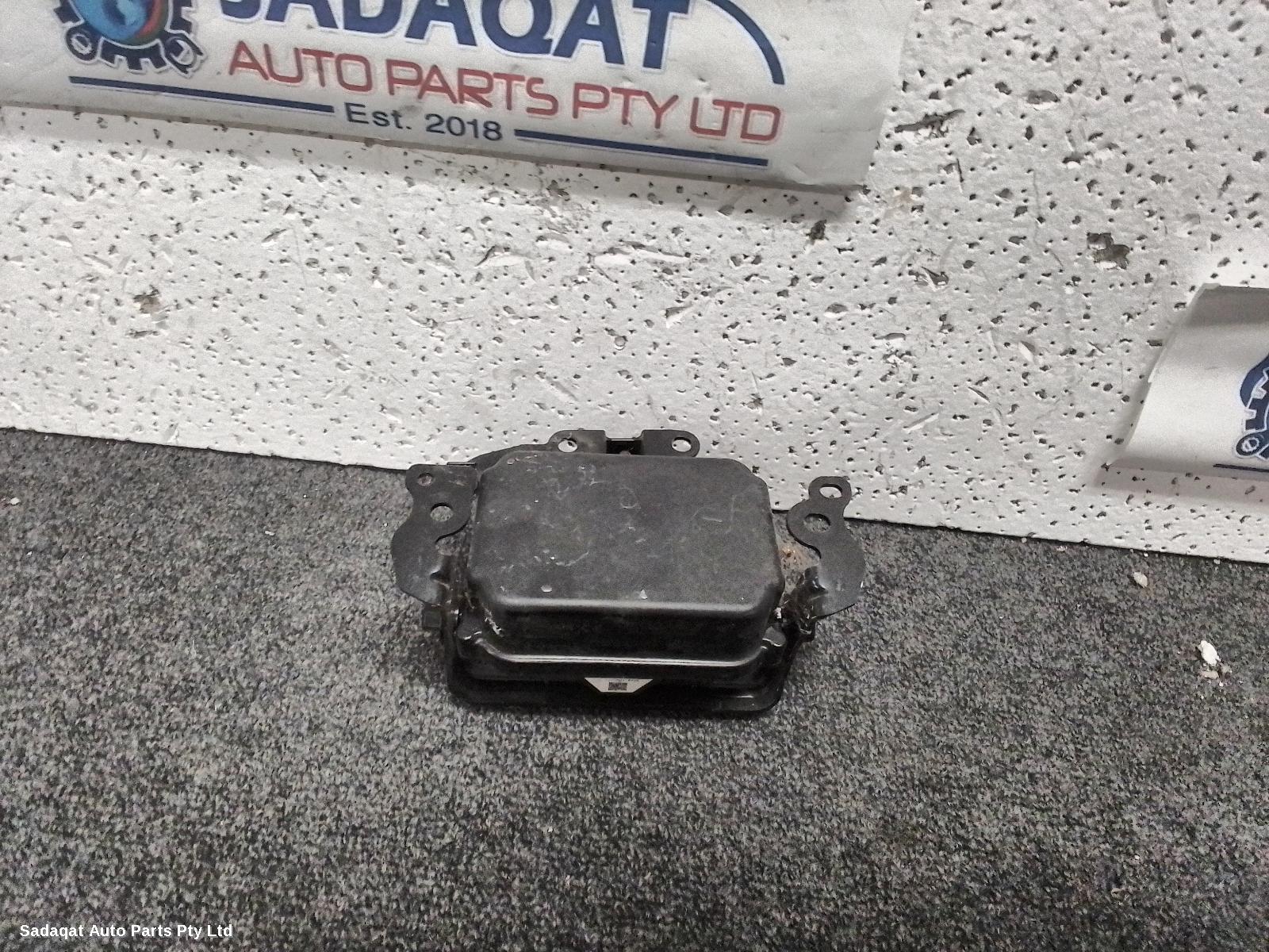 Toyota Kluger Misc Switch/relay
