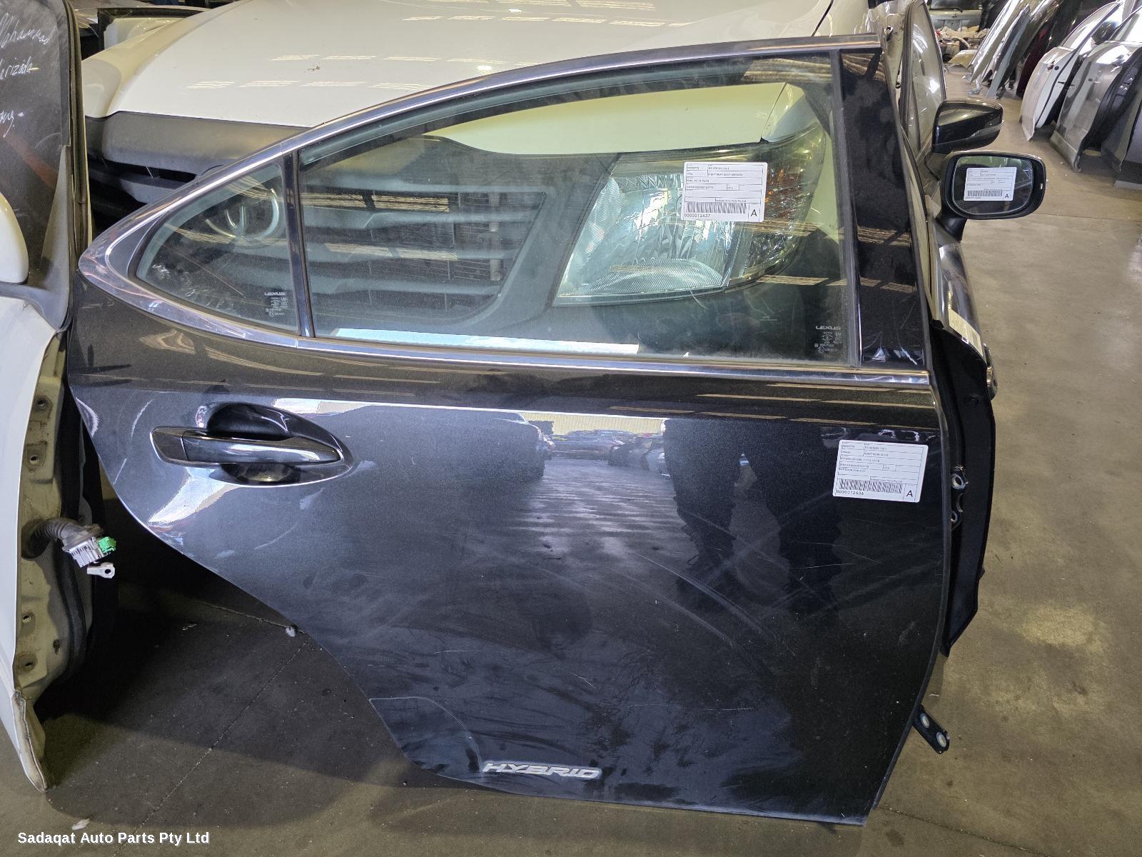 Lexus Es Series (13-) Right_rear_door_sliding