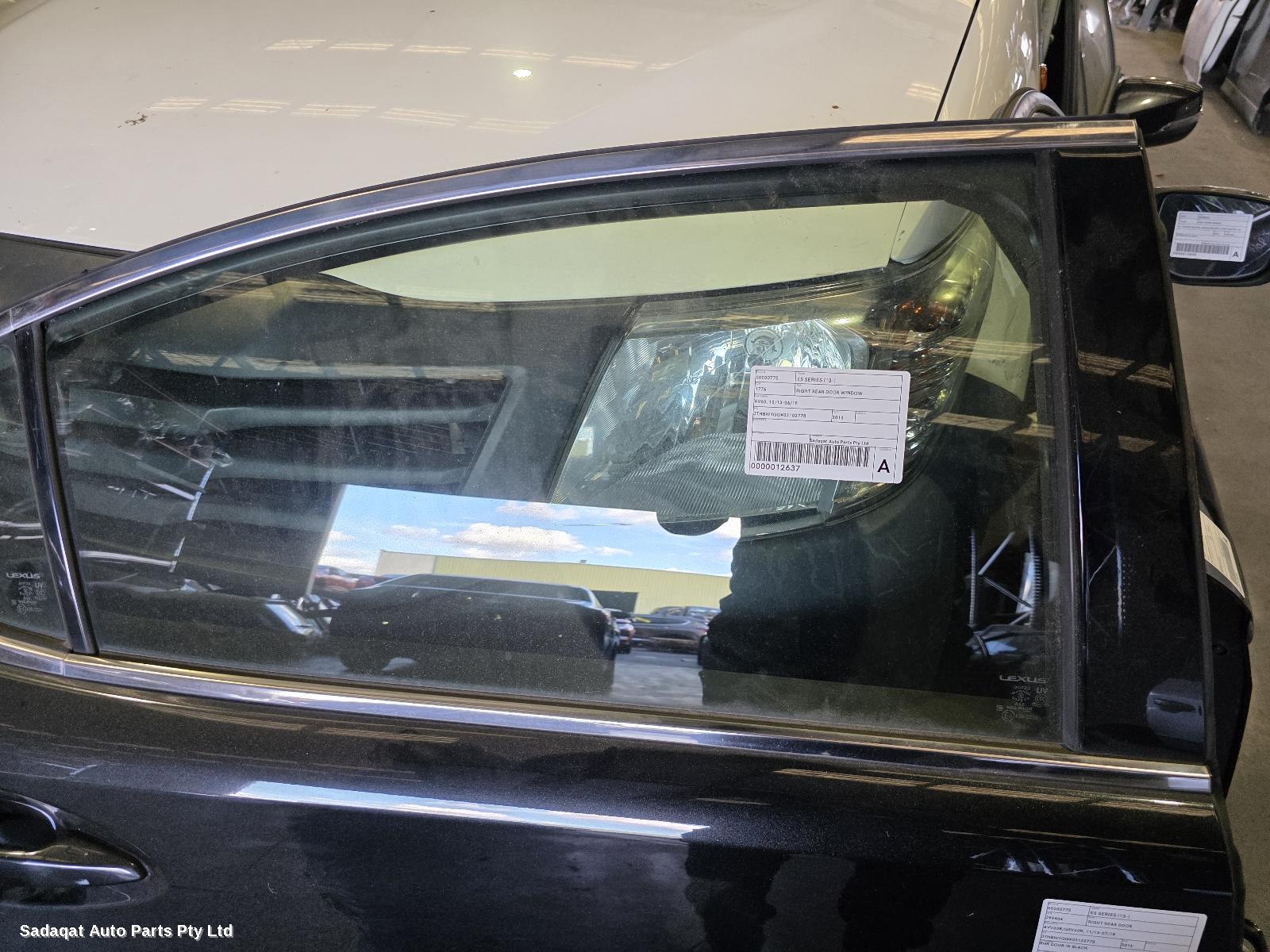 Lexus Es Series (13-) Right_rear_door_sliding