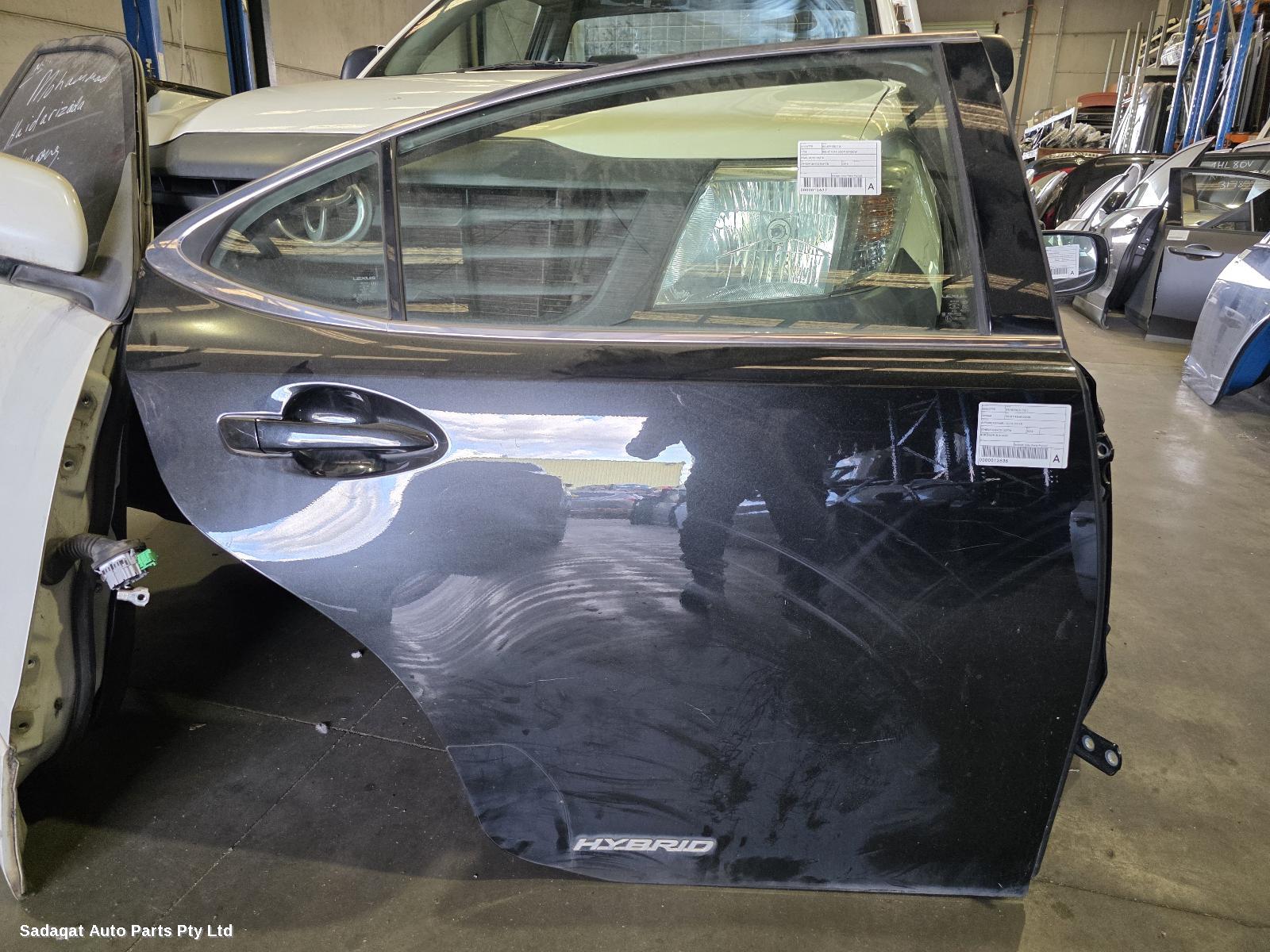 Lexus Es Series (13-) Right_rear_door_sliding