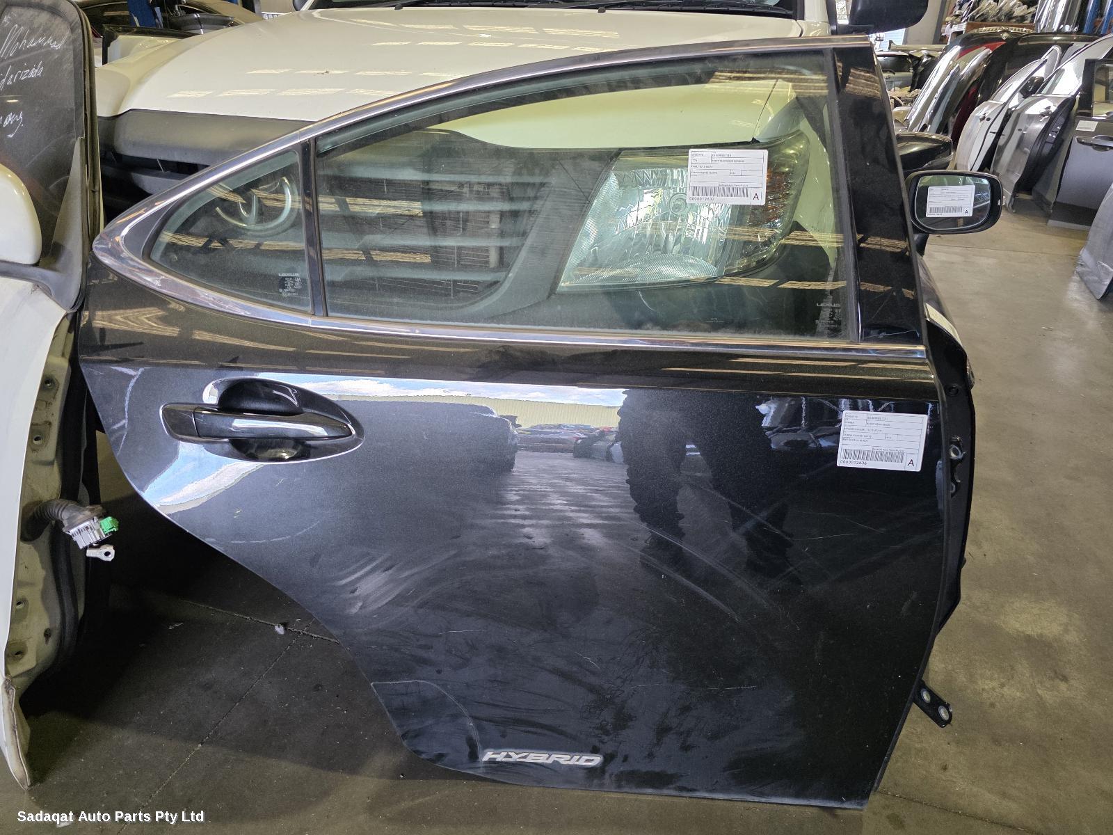 Lexus Es Series (13-) Right_rear_door_sliding