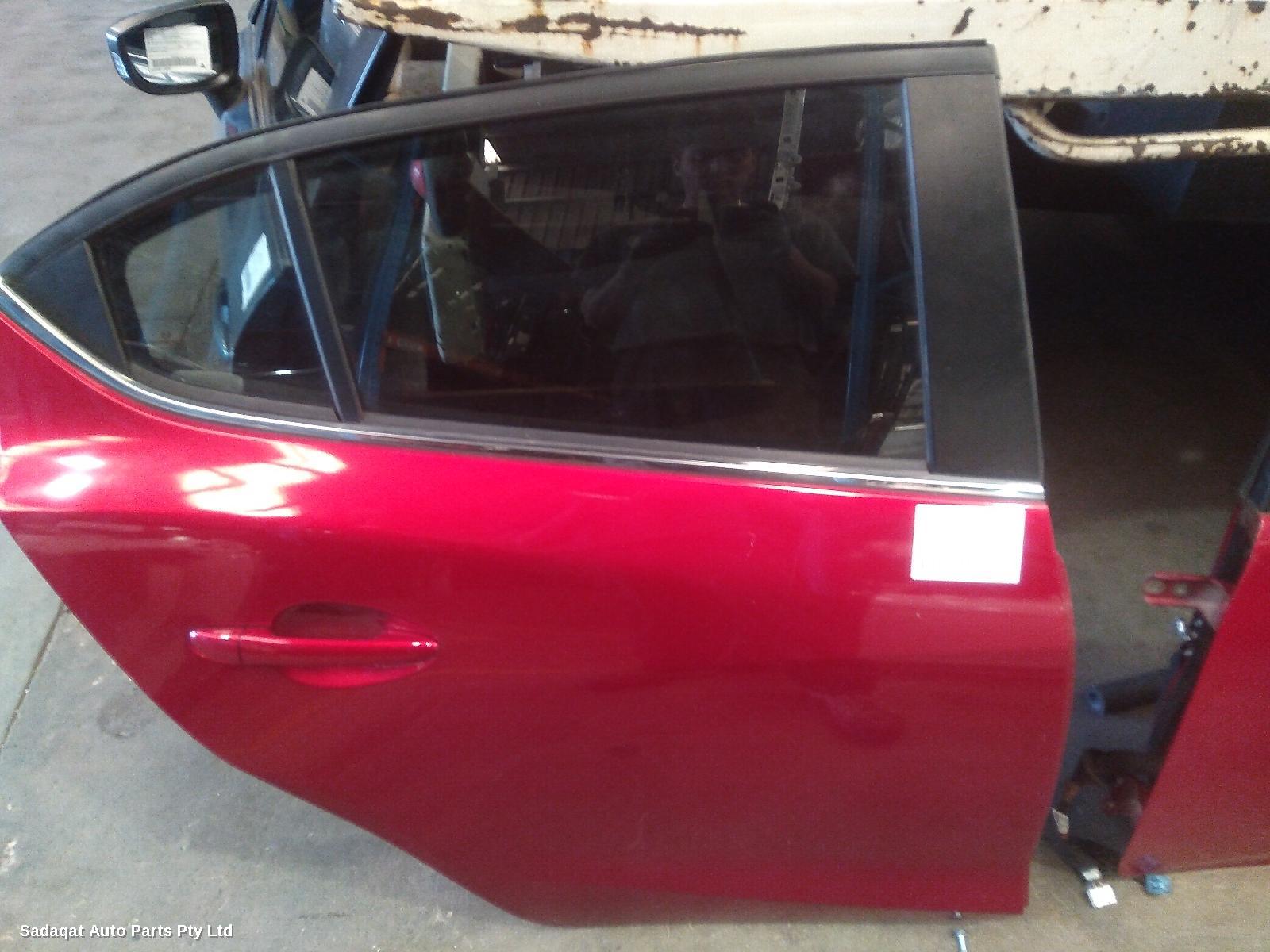 Mazda 3 Right_rear_door_sliding