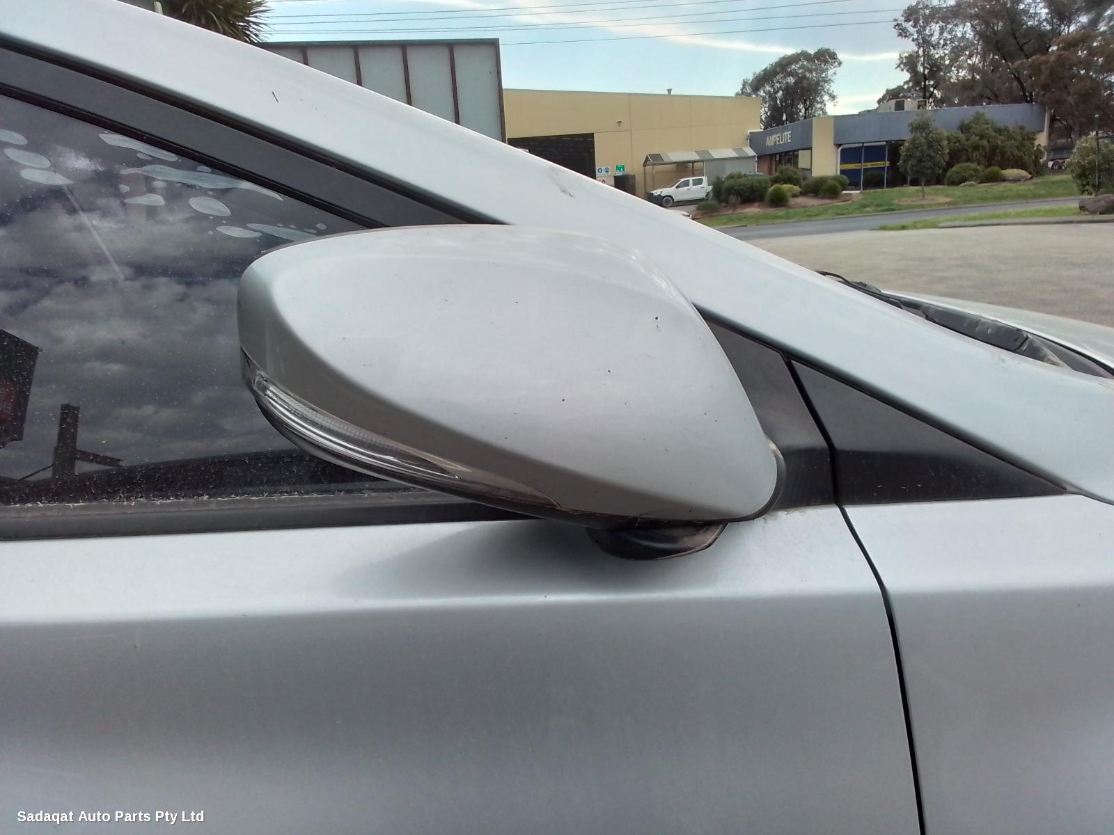 Hyundai Elantra Left Door Mirror