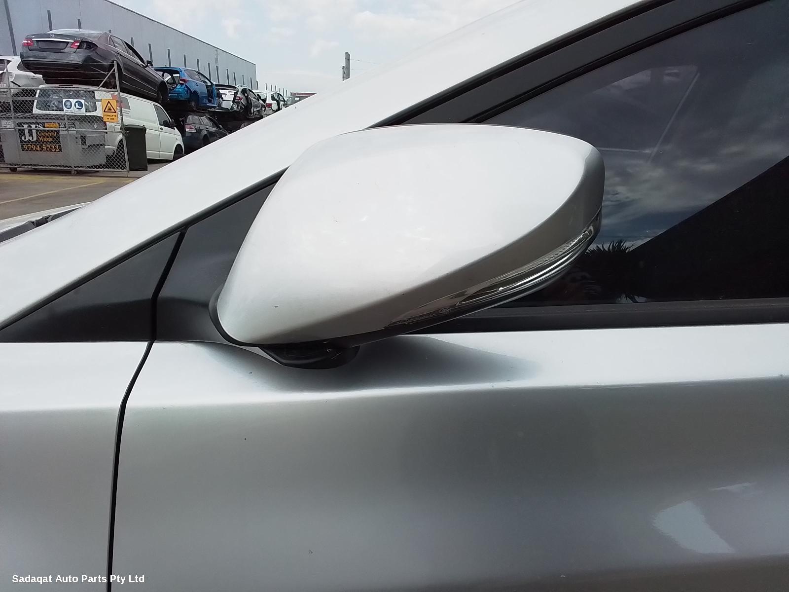 Hyundai Elantra Left Door Mirror
