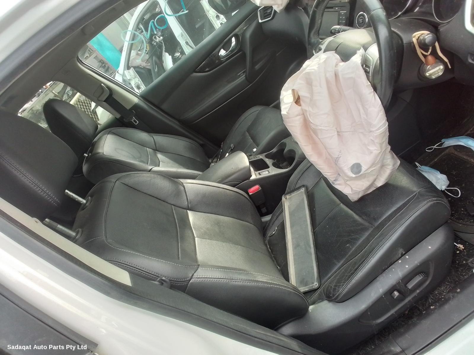 Nissan Qashqai Right Door Mirror