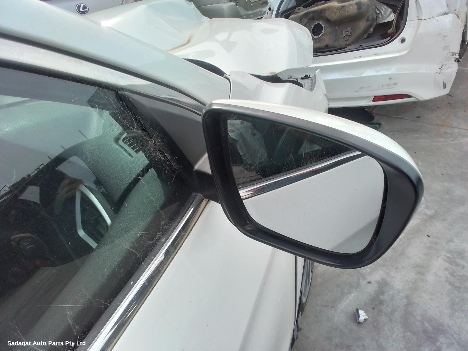 Nissan Qashqai Right Door Mirror