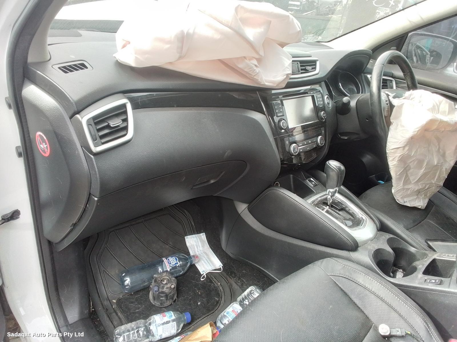 Nissan Qashqai Right Door Mirror