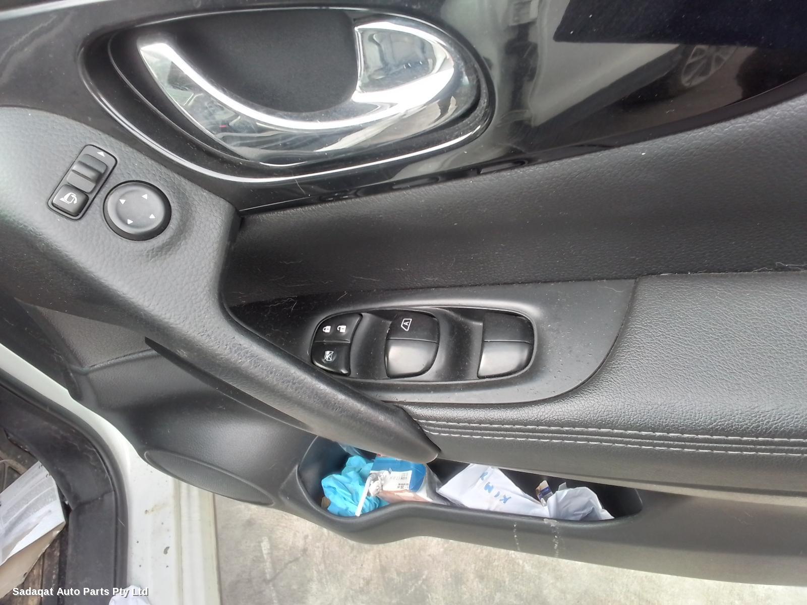 Nissan Qashqai Right Door Mirror