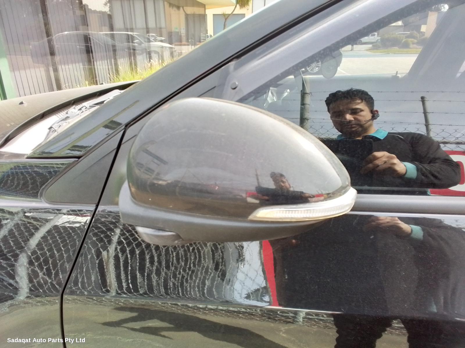 Holden Cruze Right Headlamp