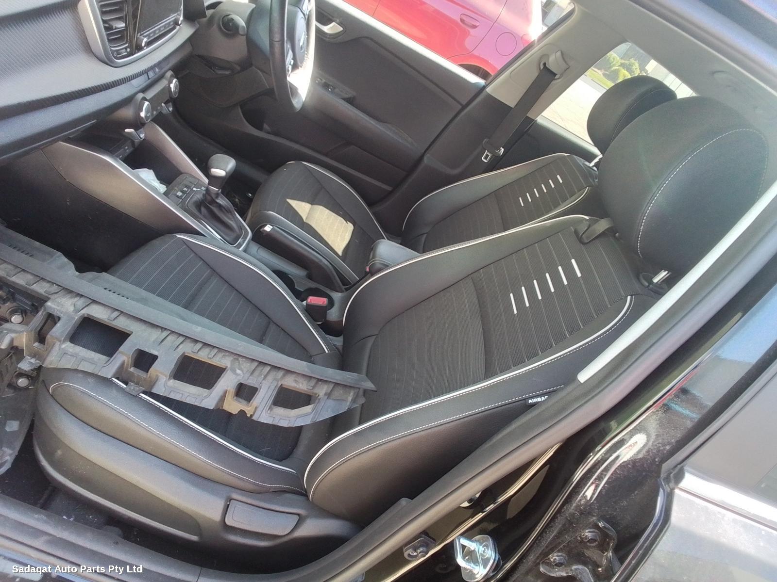 Kia Rio Left Indicator/fog/side