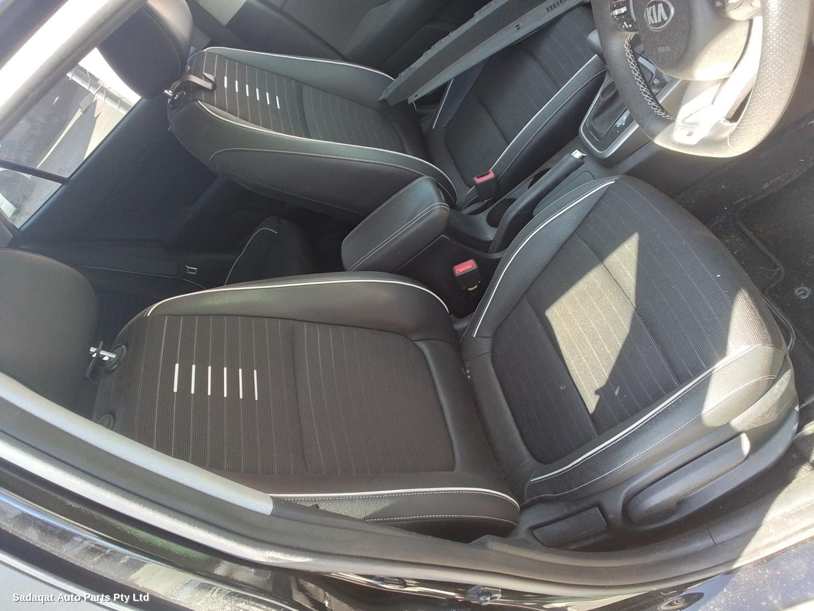 Kia Rio Left Indicator/fog/side