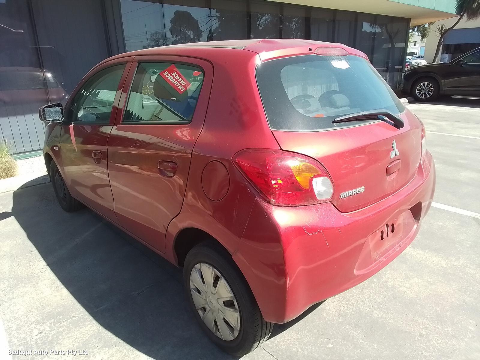 Mitsubishi Mirage Right Guard Liner