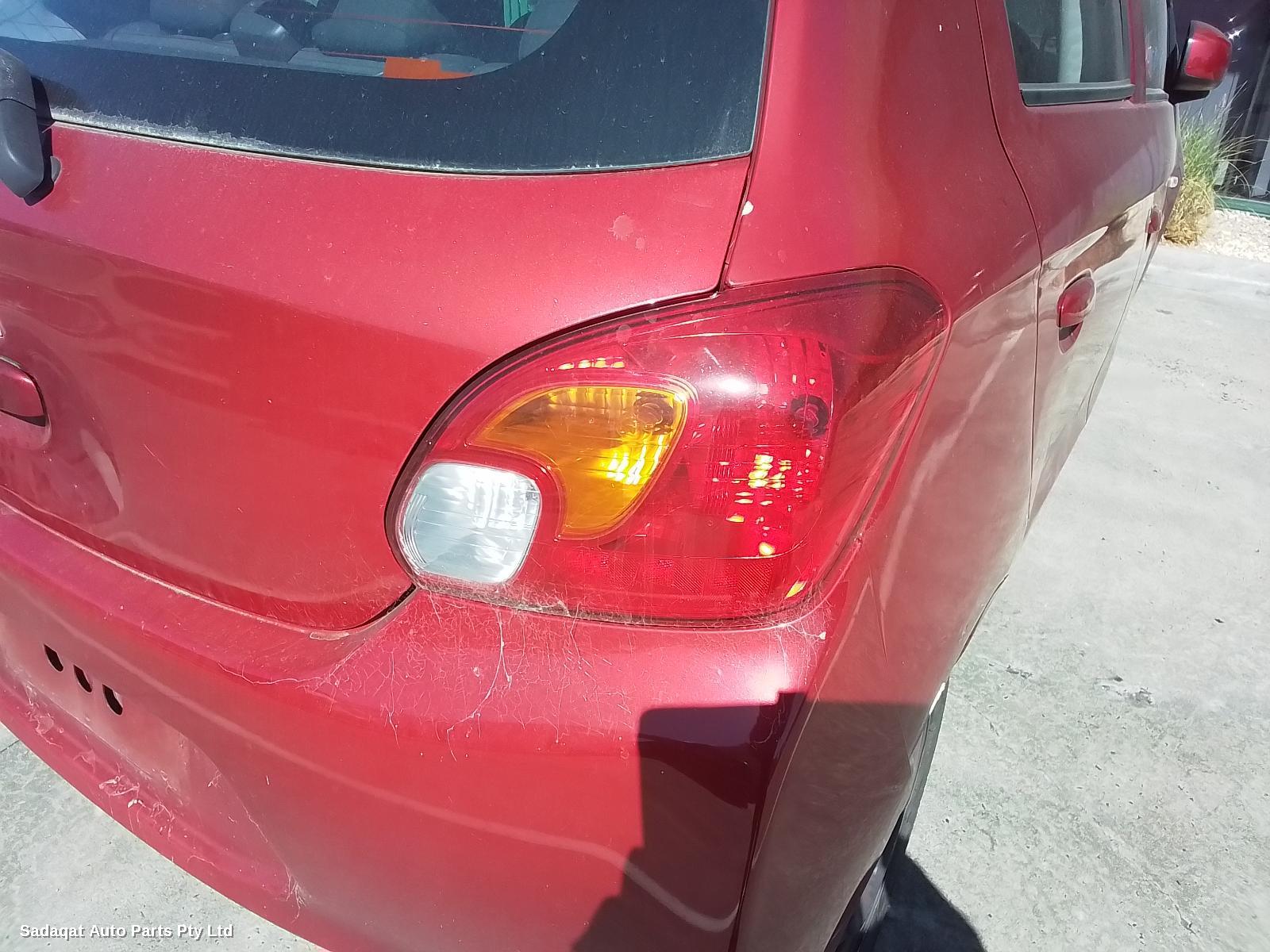 Mitsubishi Mirage Right Guard Liner