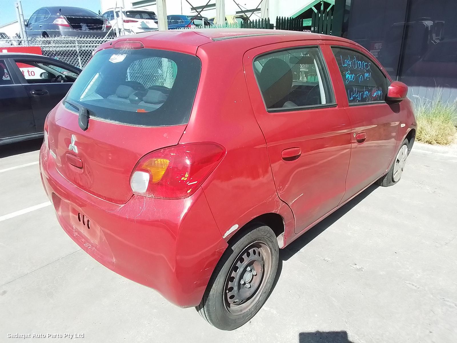 Mitsubishi Mirage Right Guard Liner