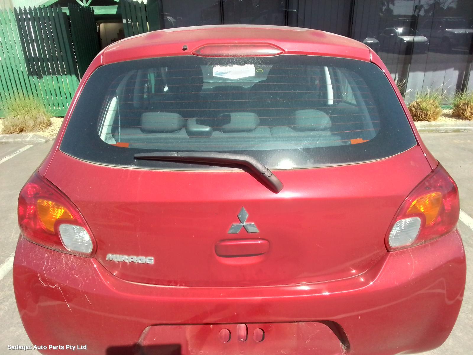 Mitsubishi Mirage Right Guard Liner