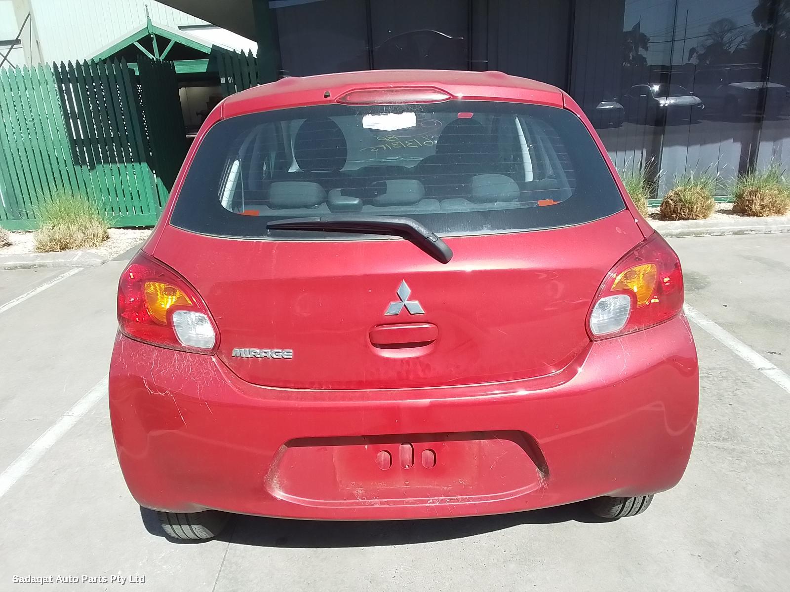 Mitsubishi Mirage Right Guard Liner