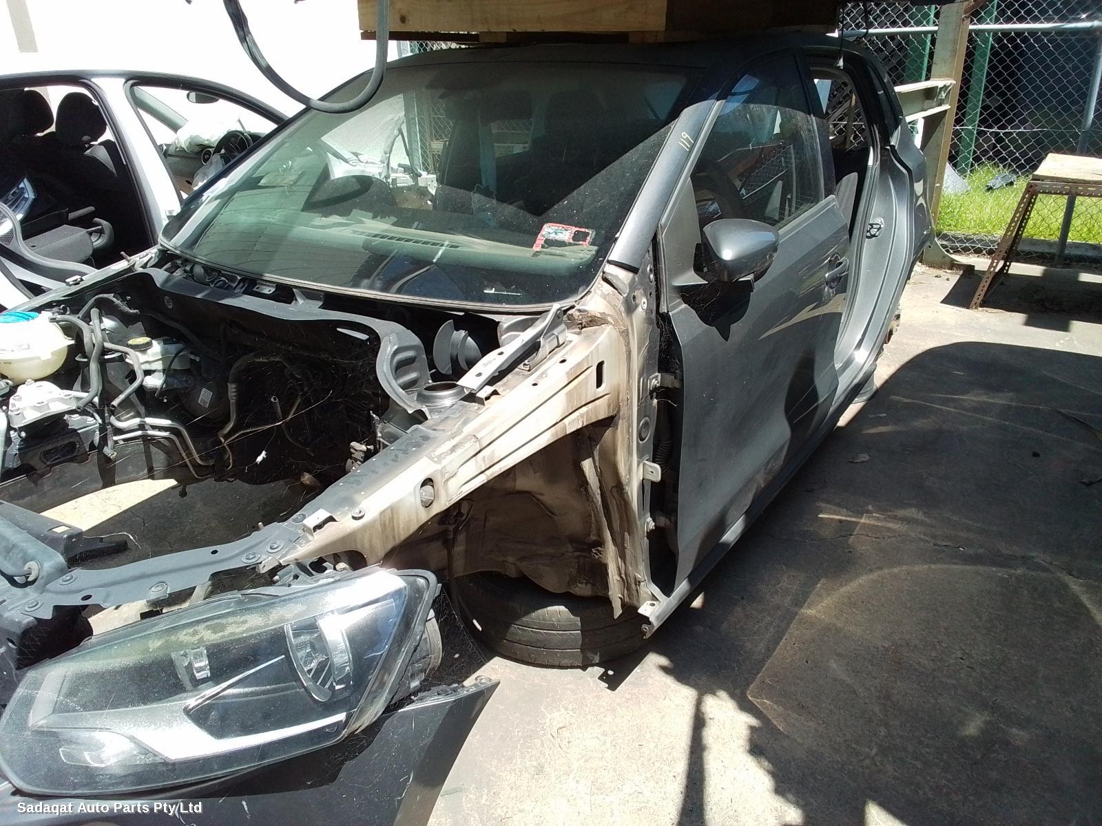 Volkswagen Polo Left Front Door