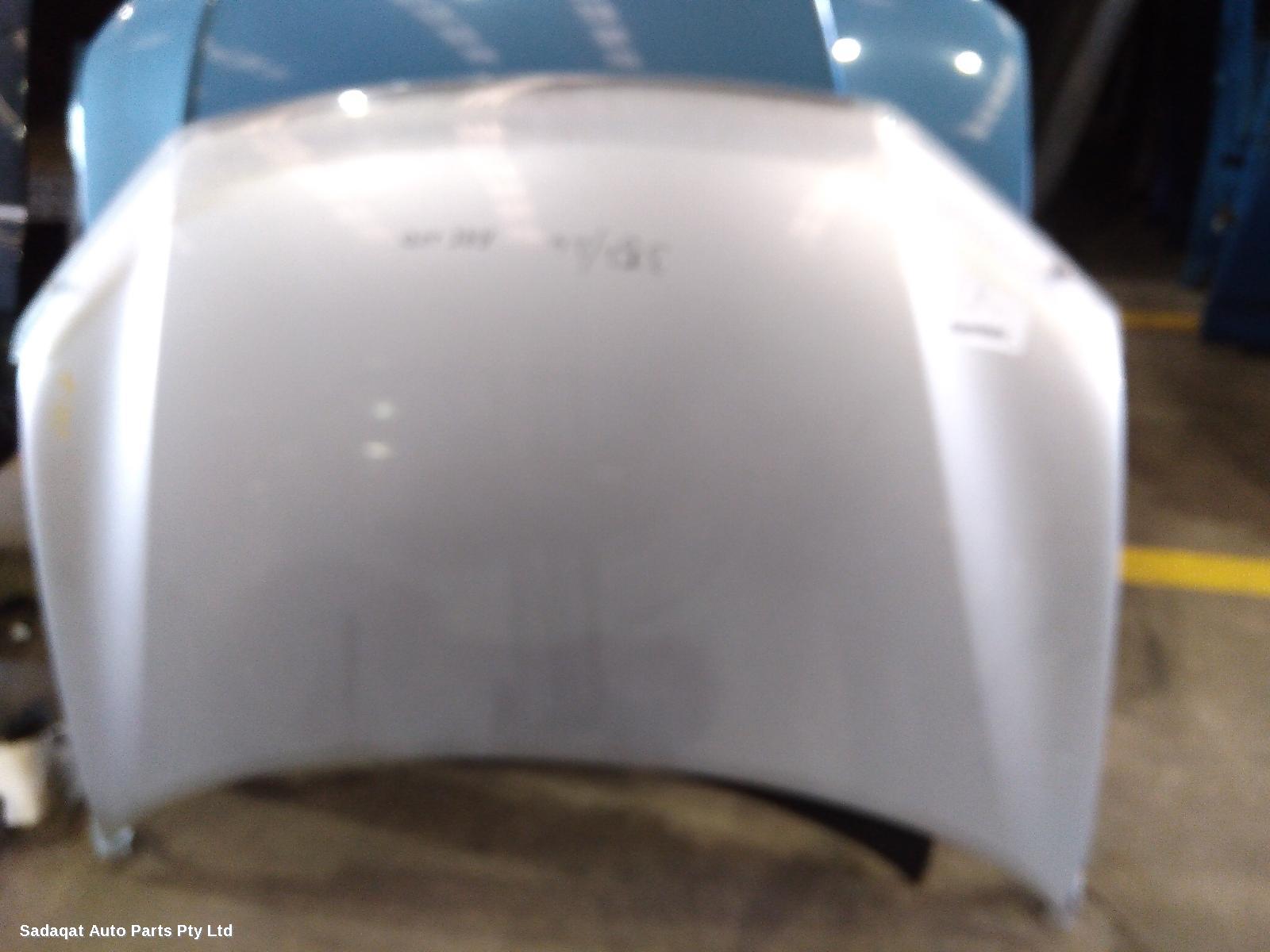 Toyota Kluger Bonnet