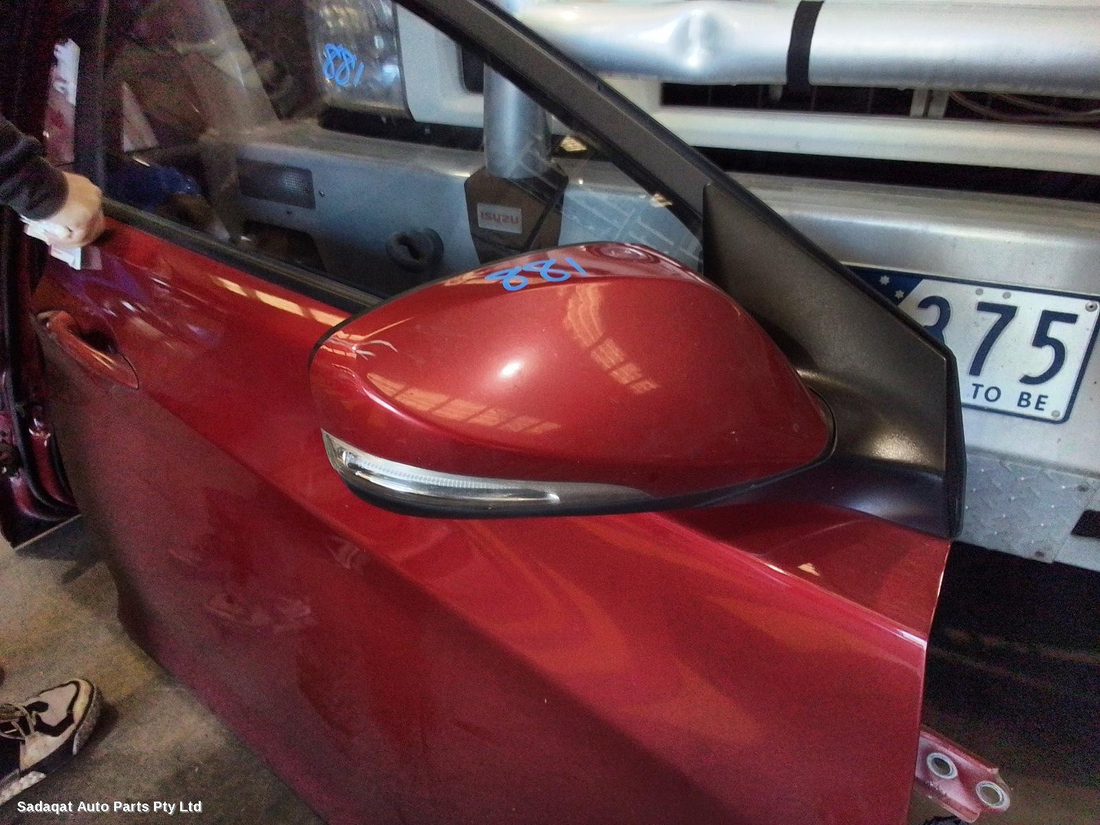 Hyundai Elantra Right Door Mirror