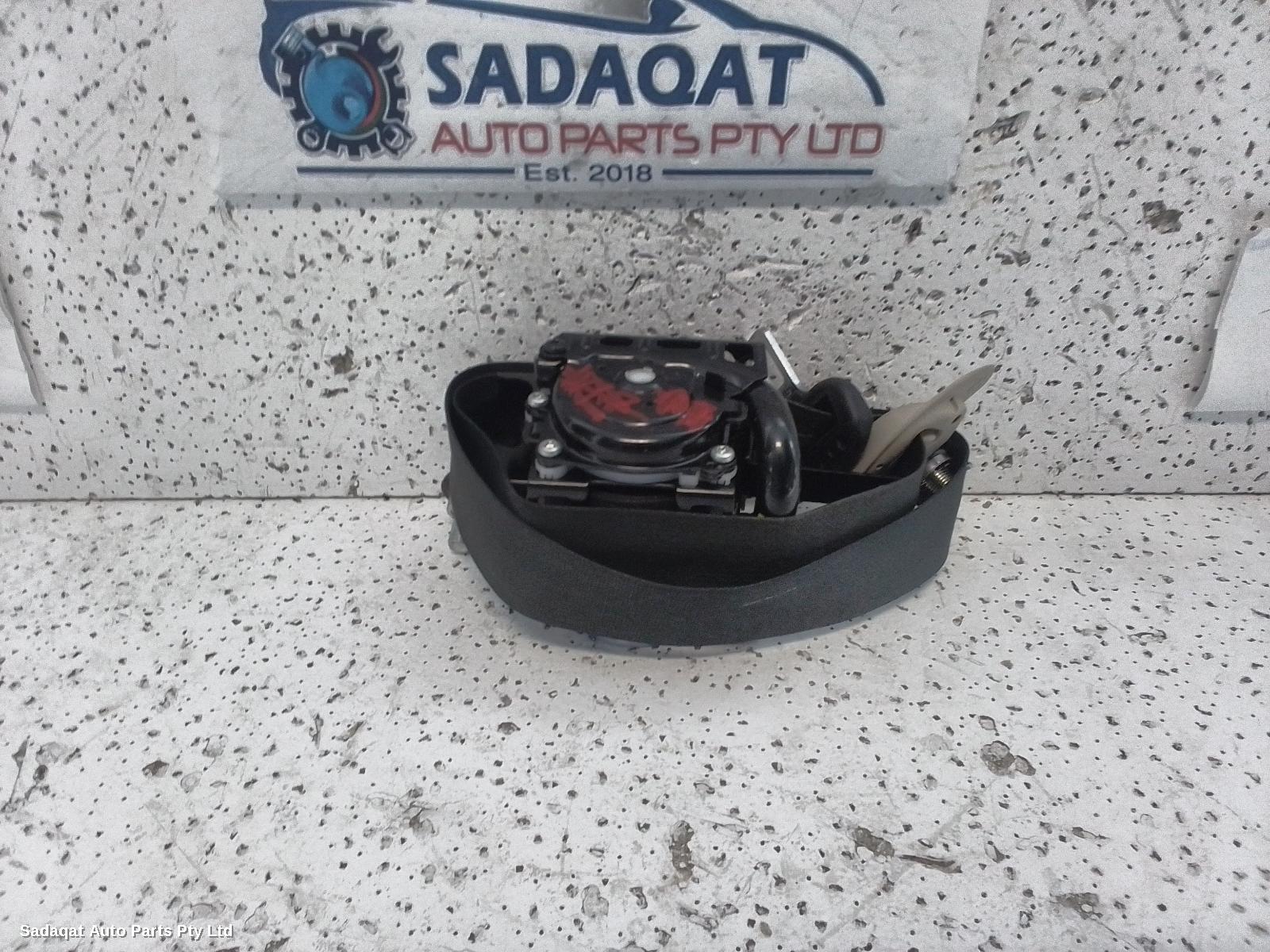 Mitsubishi Outlander Seatbelt/stalk