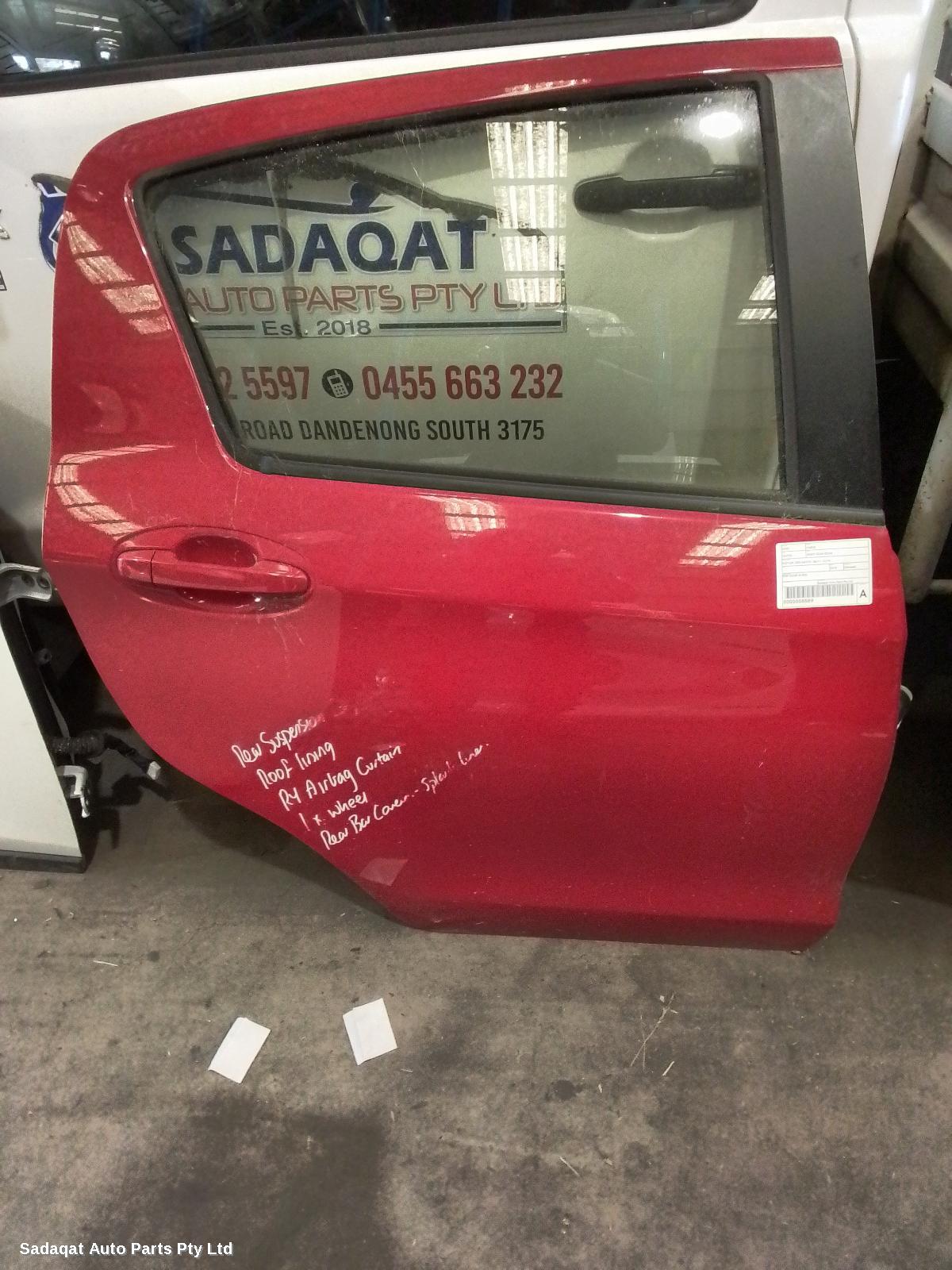 Toyota Yaris Right_rear_door_sliding