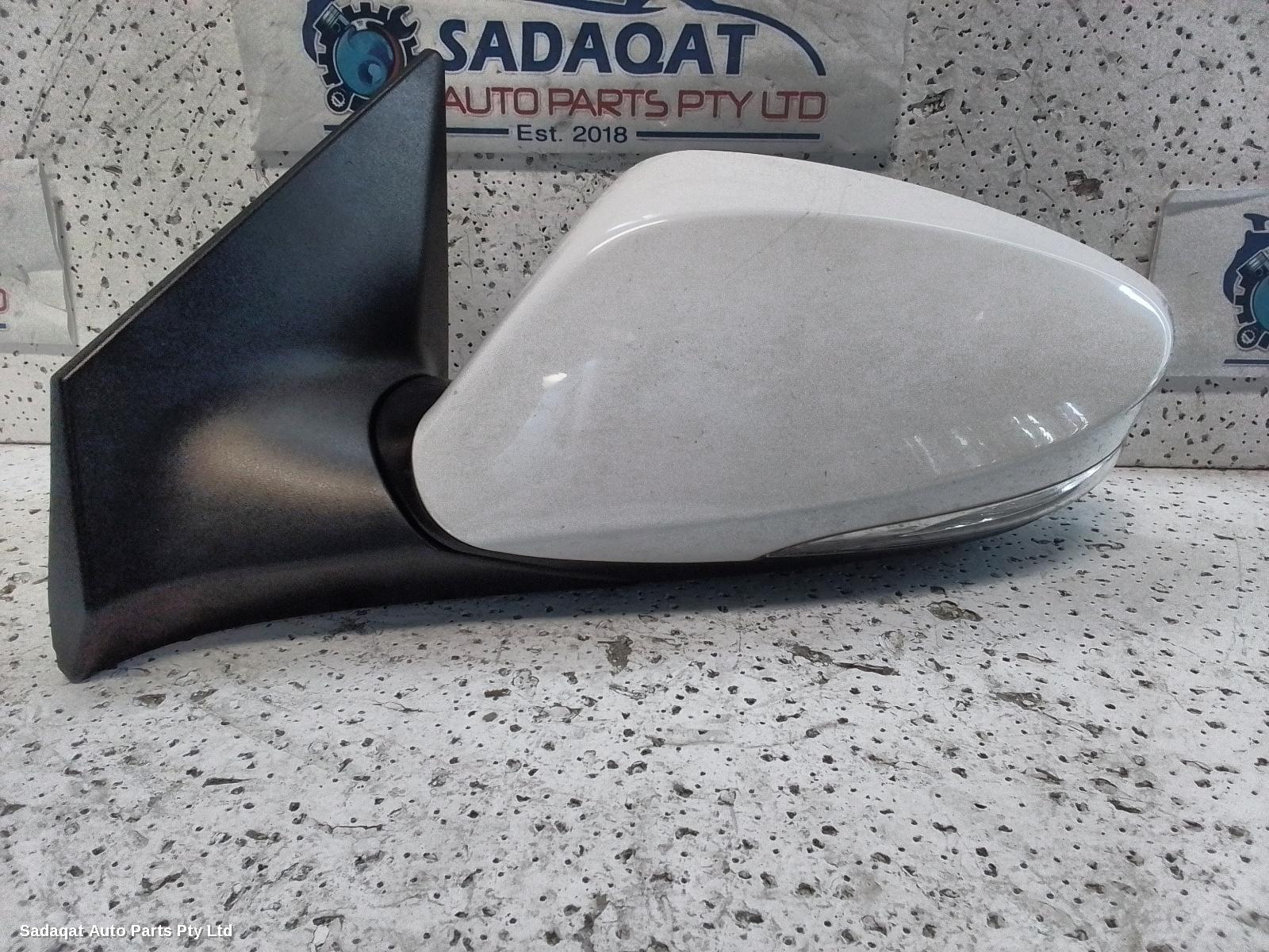 Hyundai Elantra Left Door Mirror