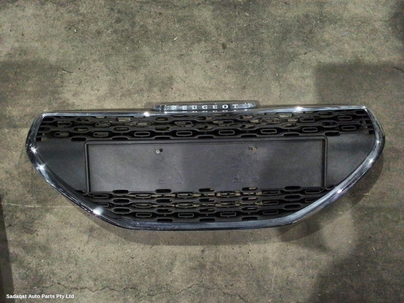 Peugeot 208 Grille