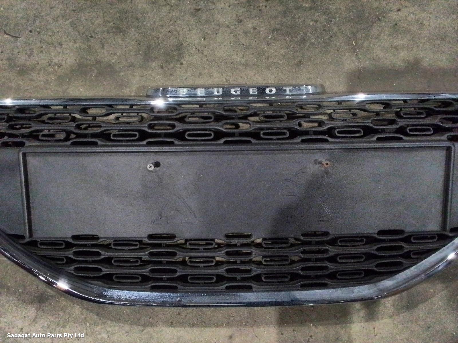 Peugeot 208 Grille