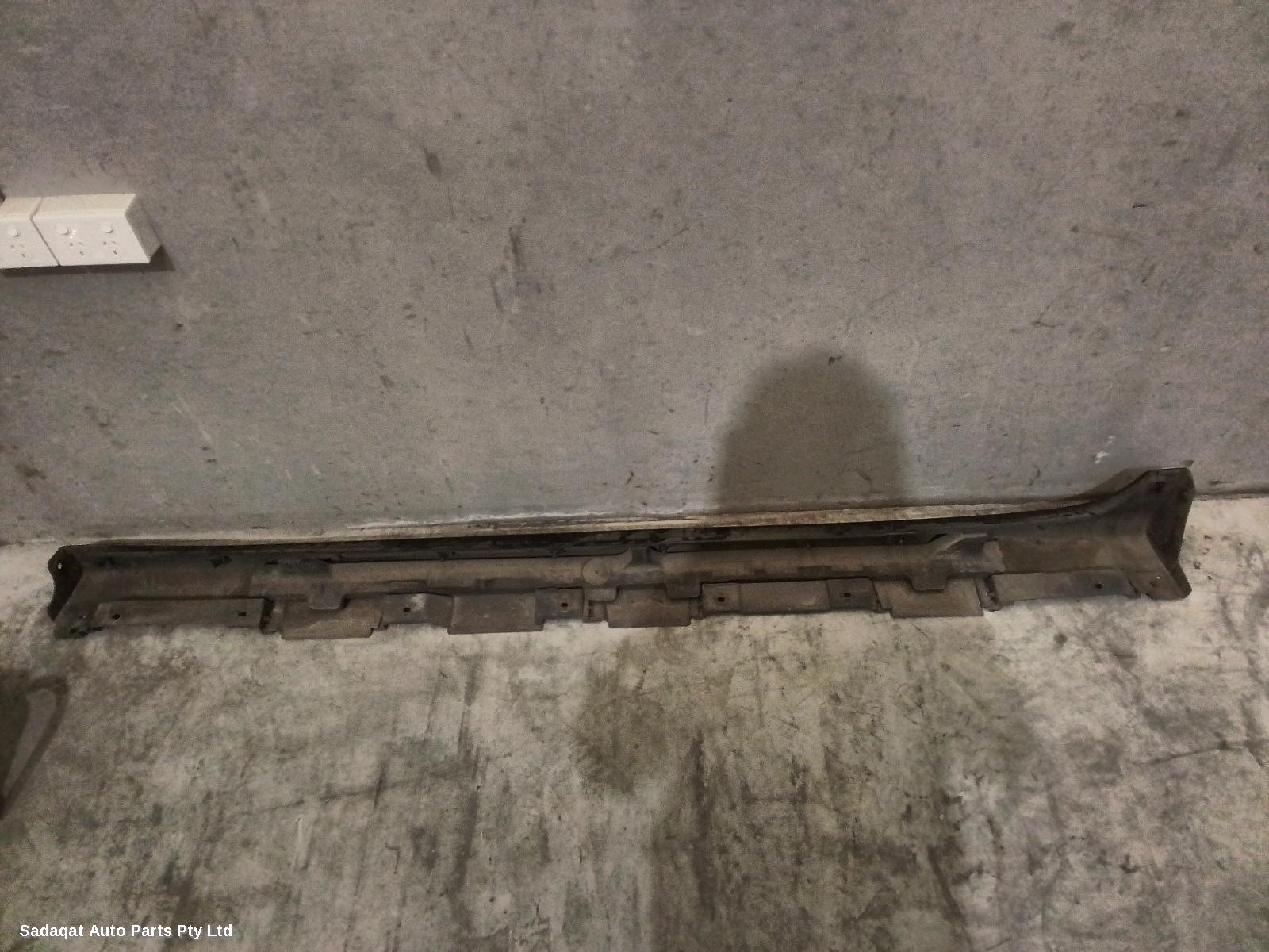 Toyota Aurion Side Step/skirt